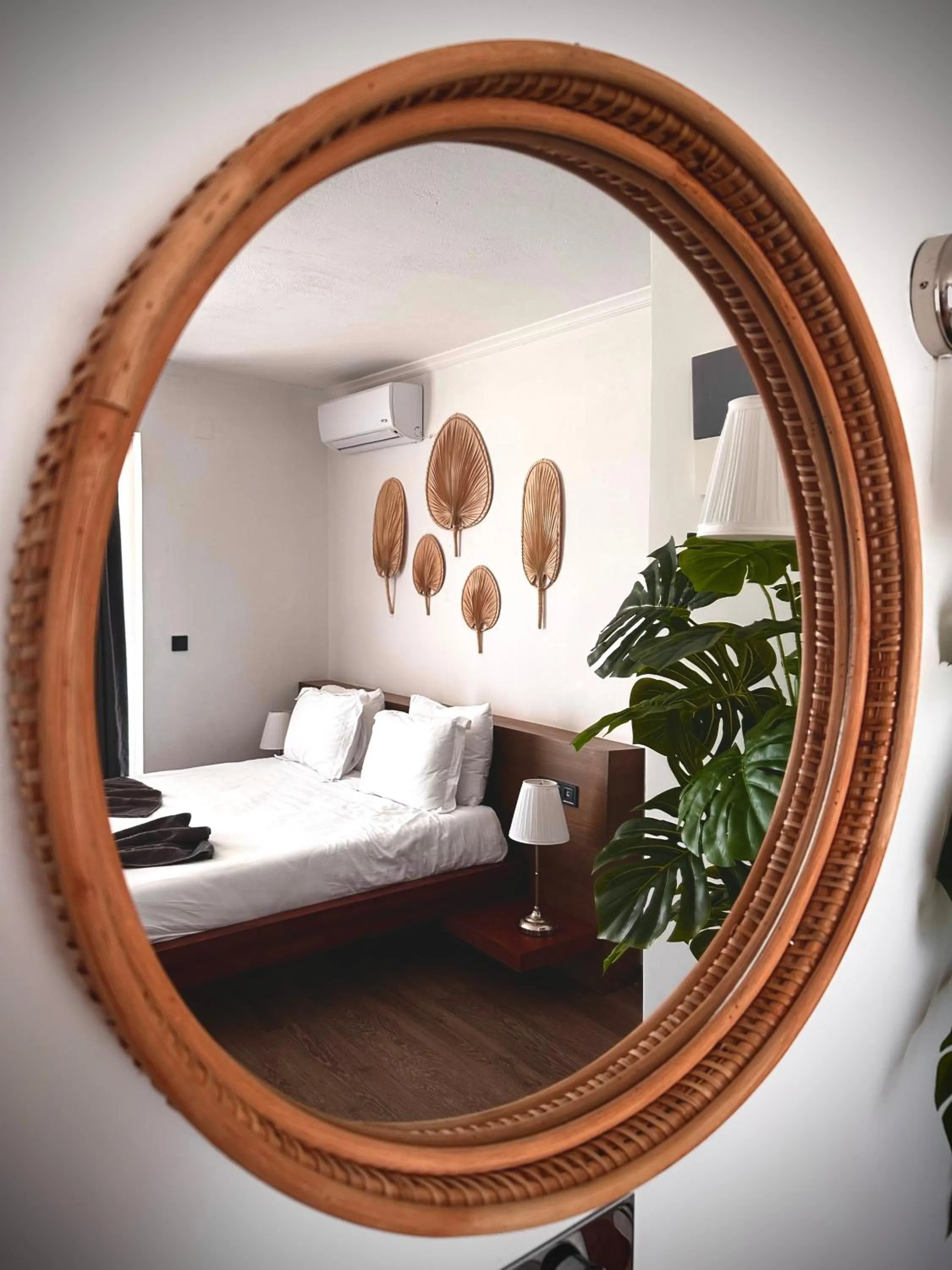 Bedroom, Bed in Li Mango