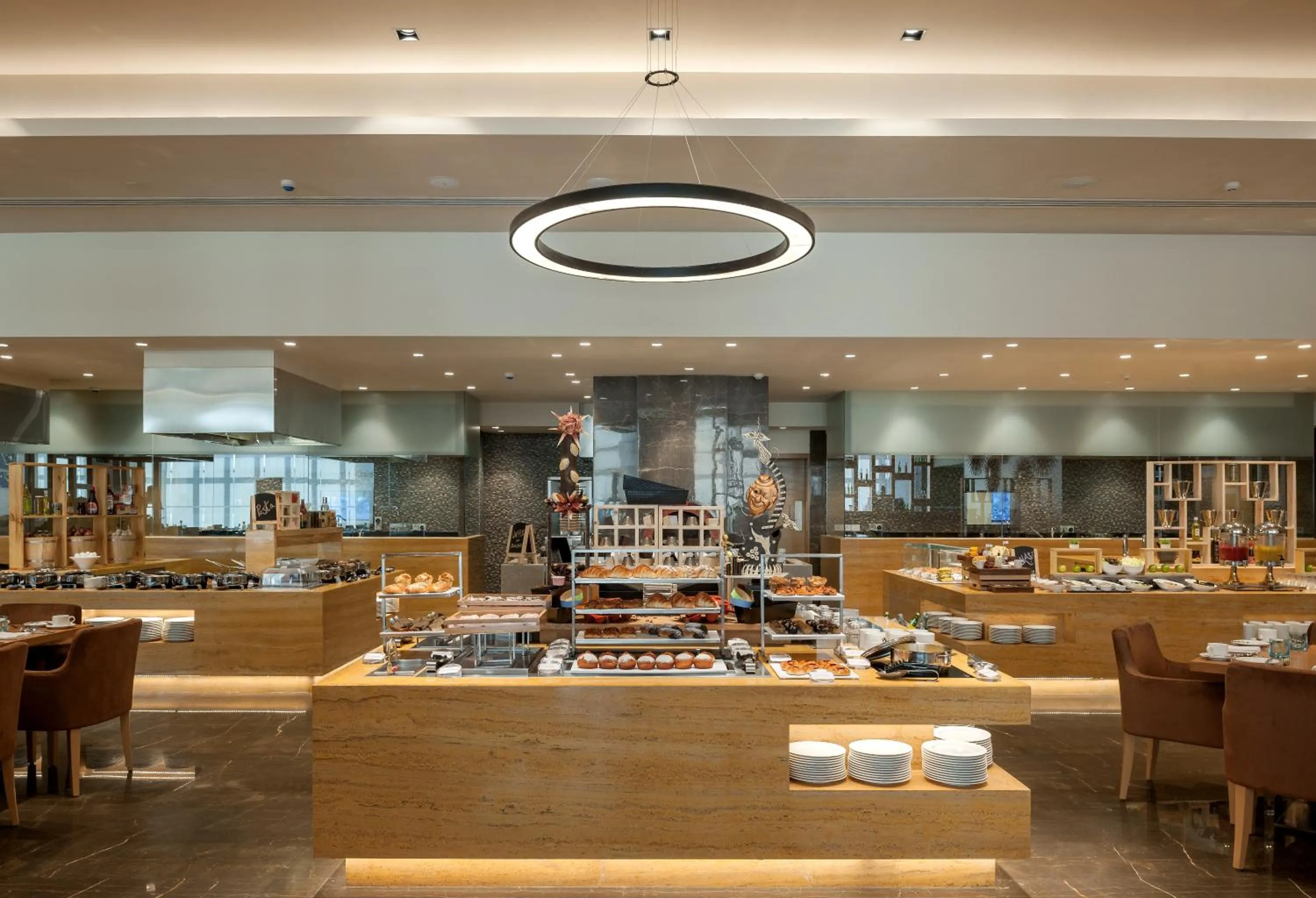 Restaurant/places to eat in Feathers- A Radha Hotel, Chennai