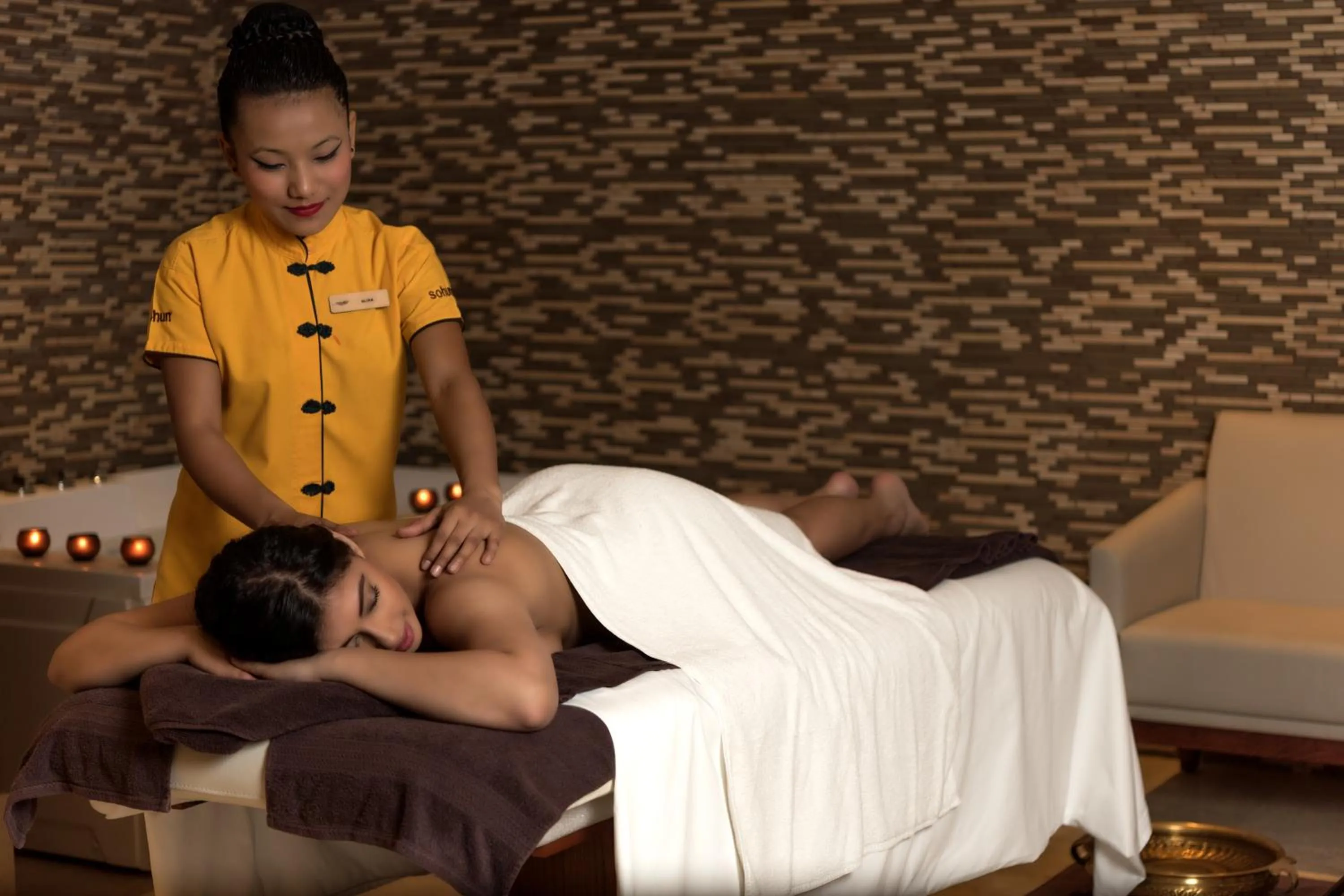 Massage in Feathers- A Radha Hotel, Chennai