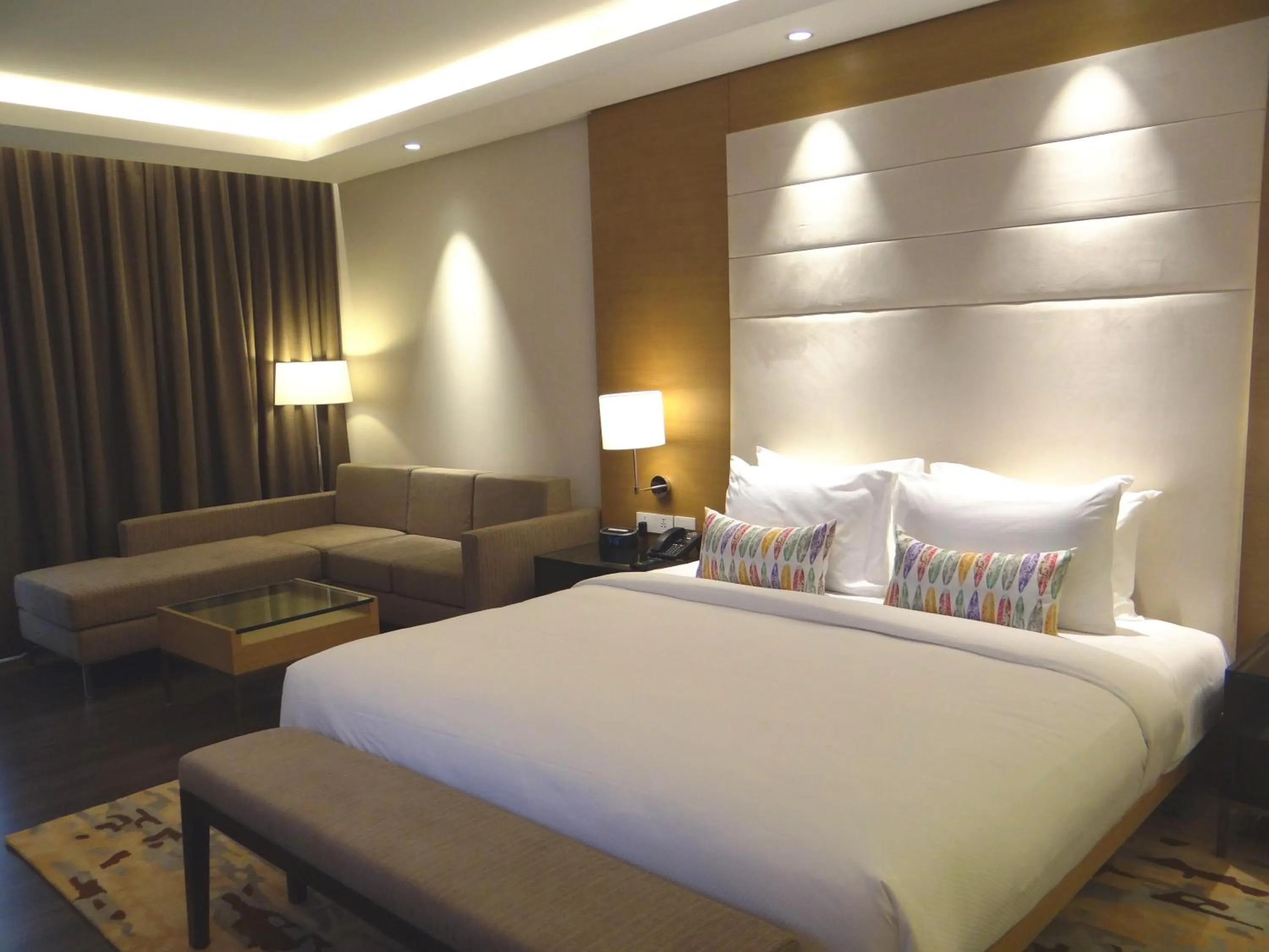 Bed in Feathers- A Radha Hotel, Chennai