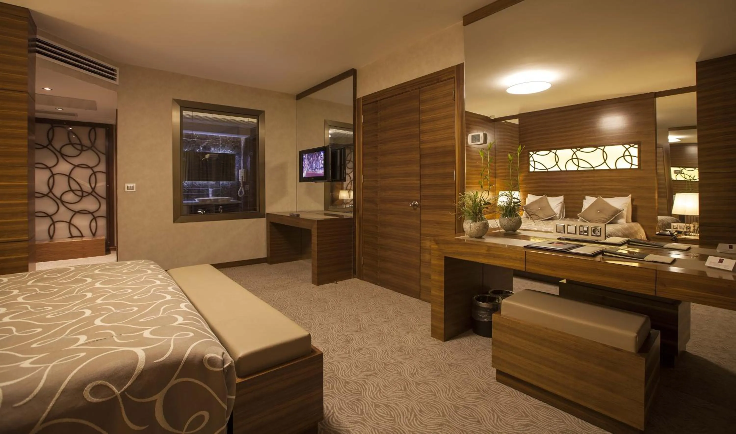 Photo of the whole room, Bed in Grand Hotel Gaziantep