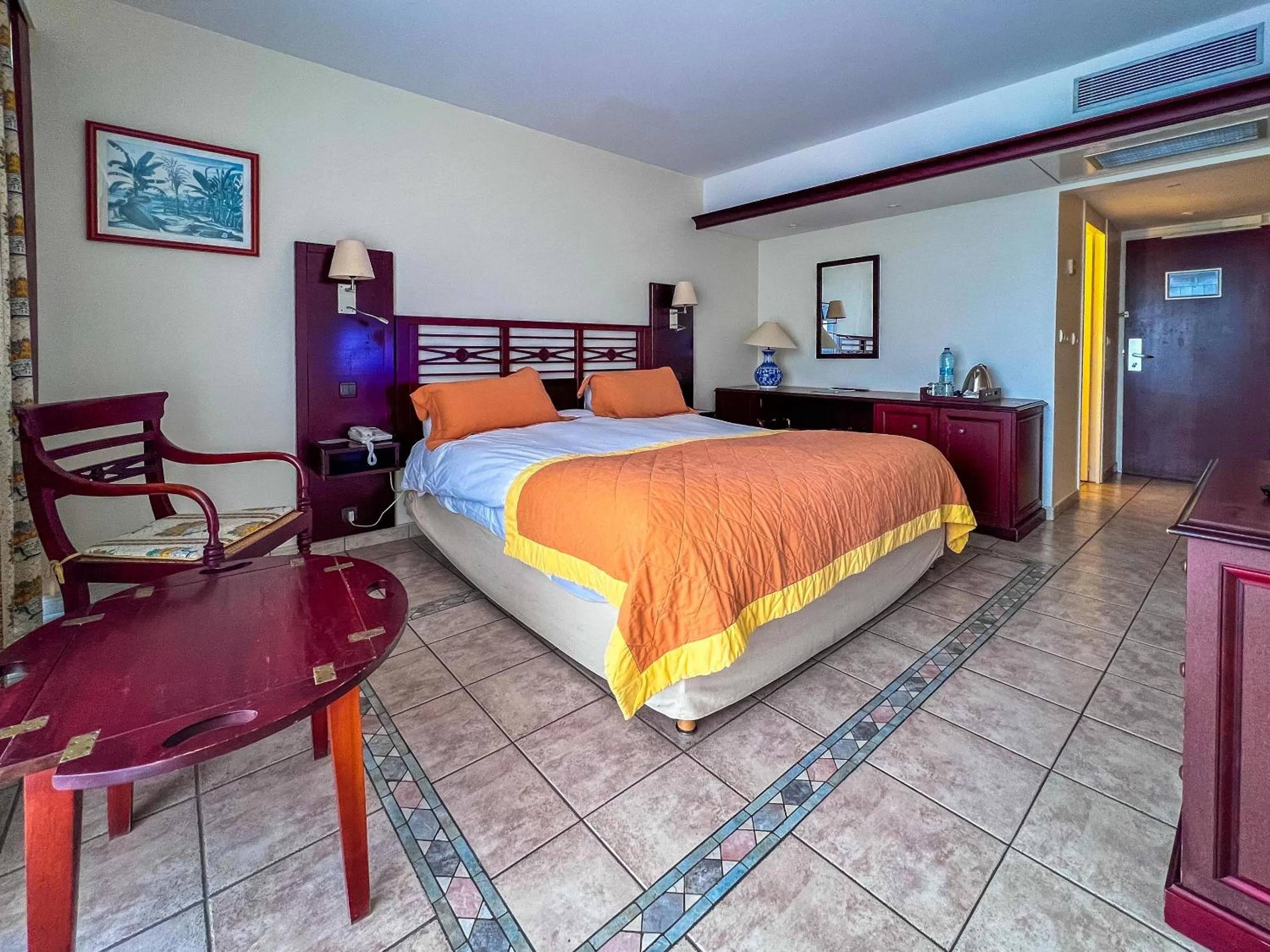 Bedroom, Bed in Hotel Auberge de la Vieille Tour