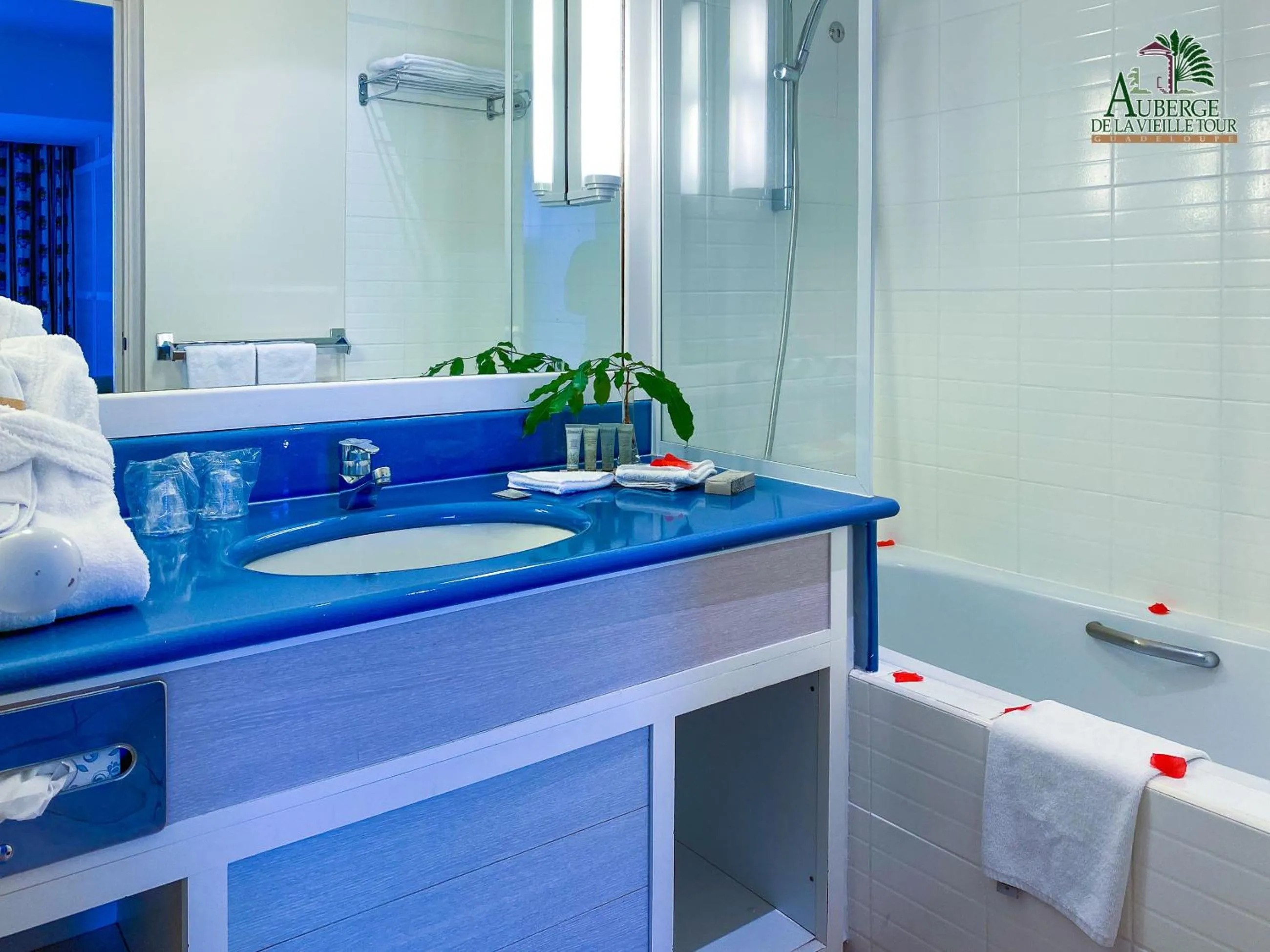 Bathroom in Hotel Auberge de la Vieille Tour