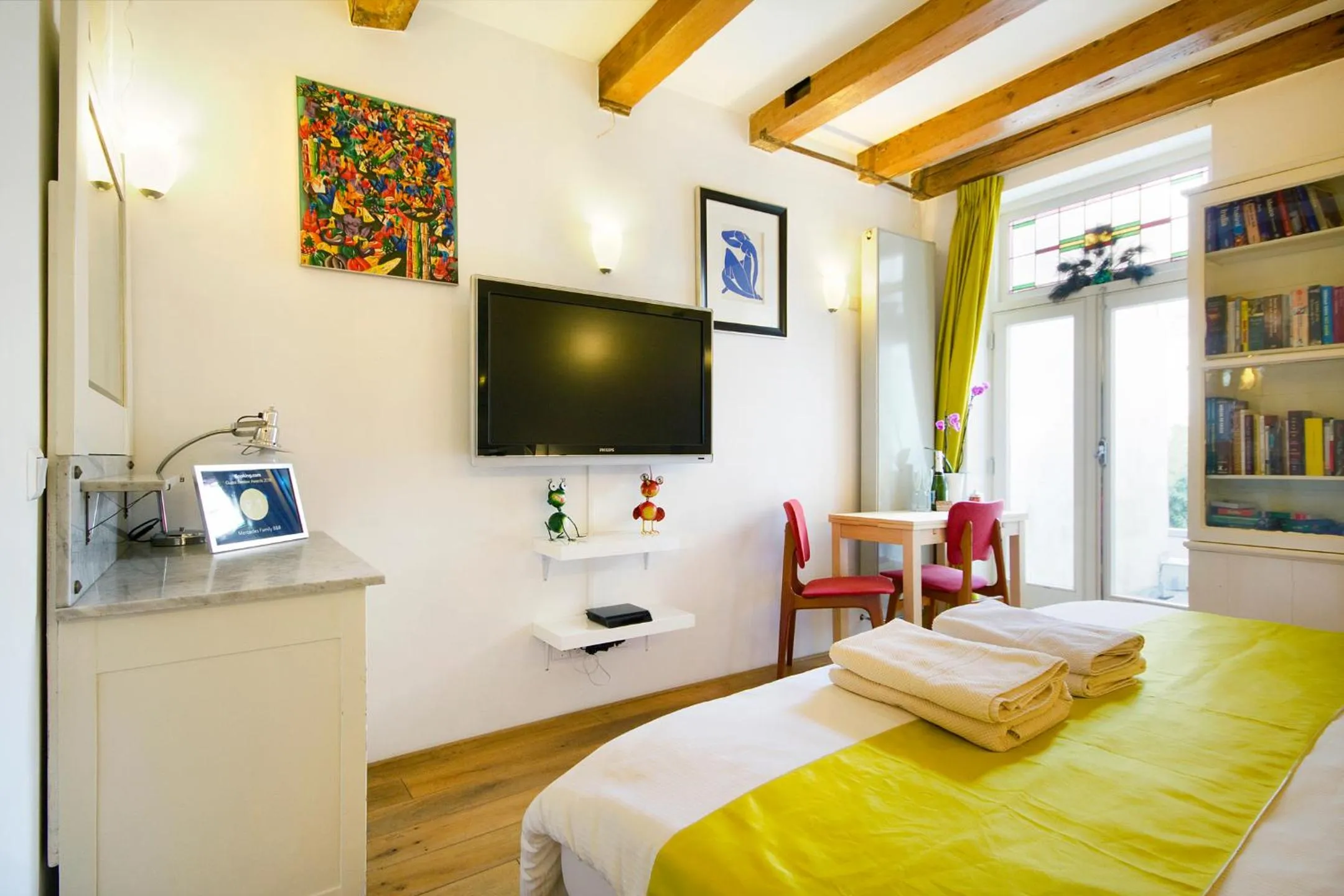 TV and multimedia, Bed in Mercedes Bed&Breakfast Amsterdam