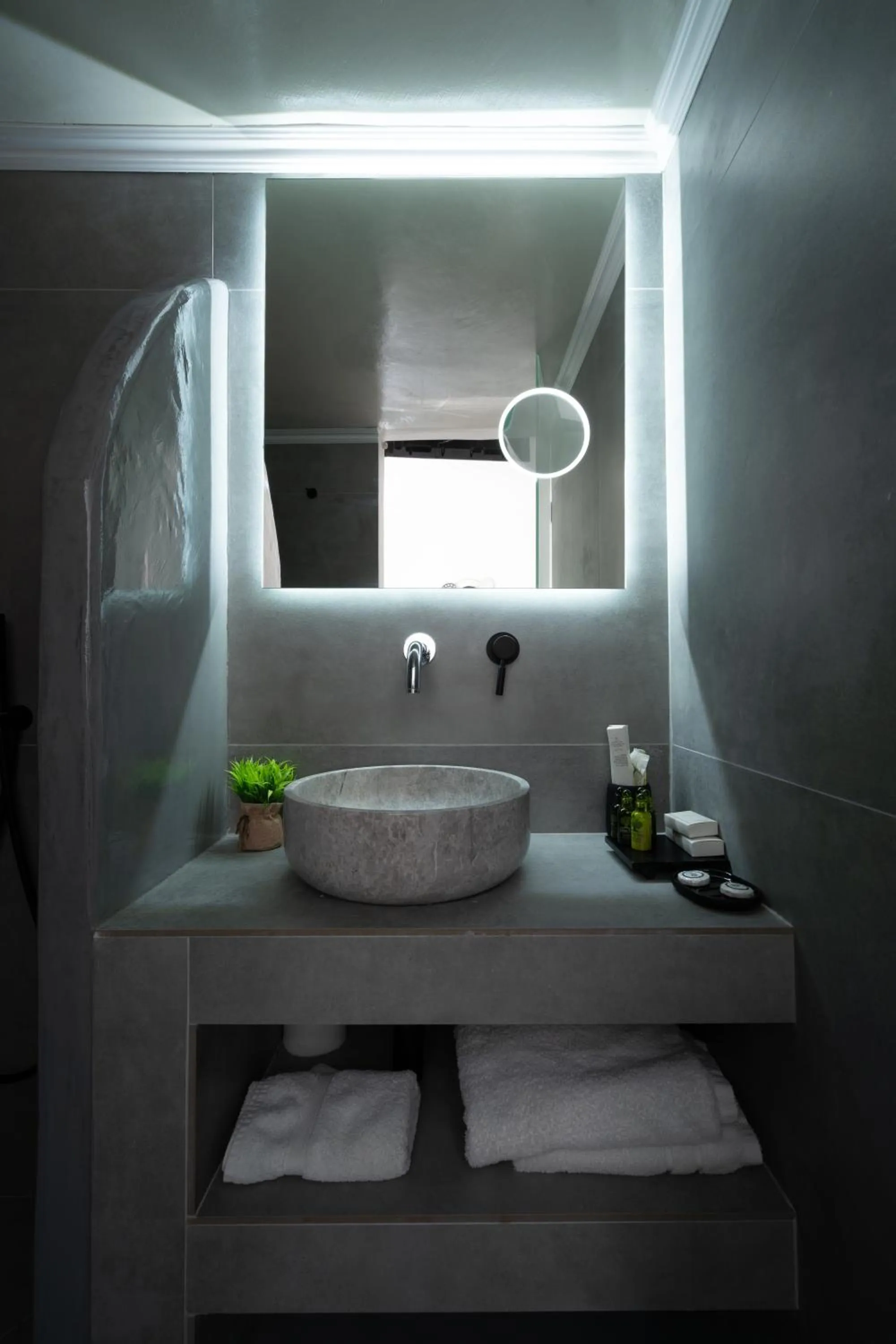 Bathroom in Oasis Hotel