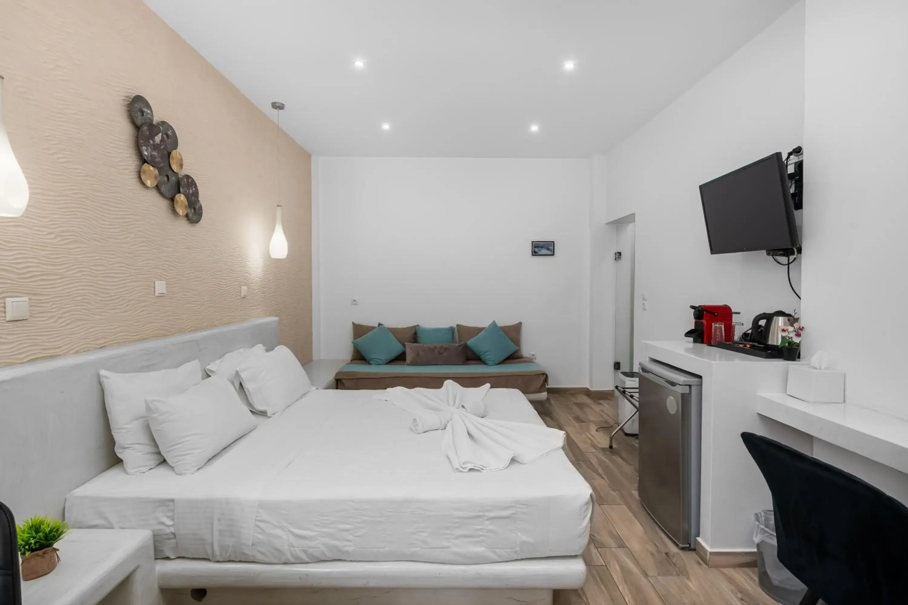 Junior Suite in Oasis Hotel Junior Suite in Oasis Hotel