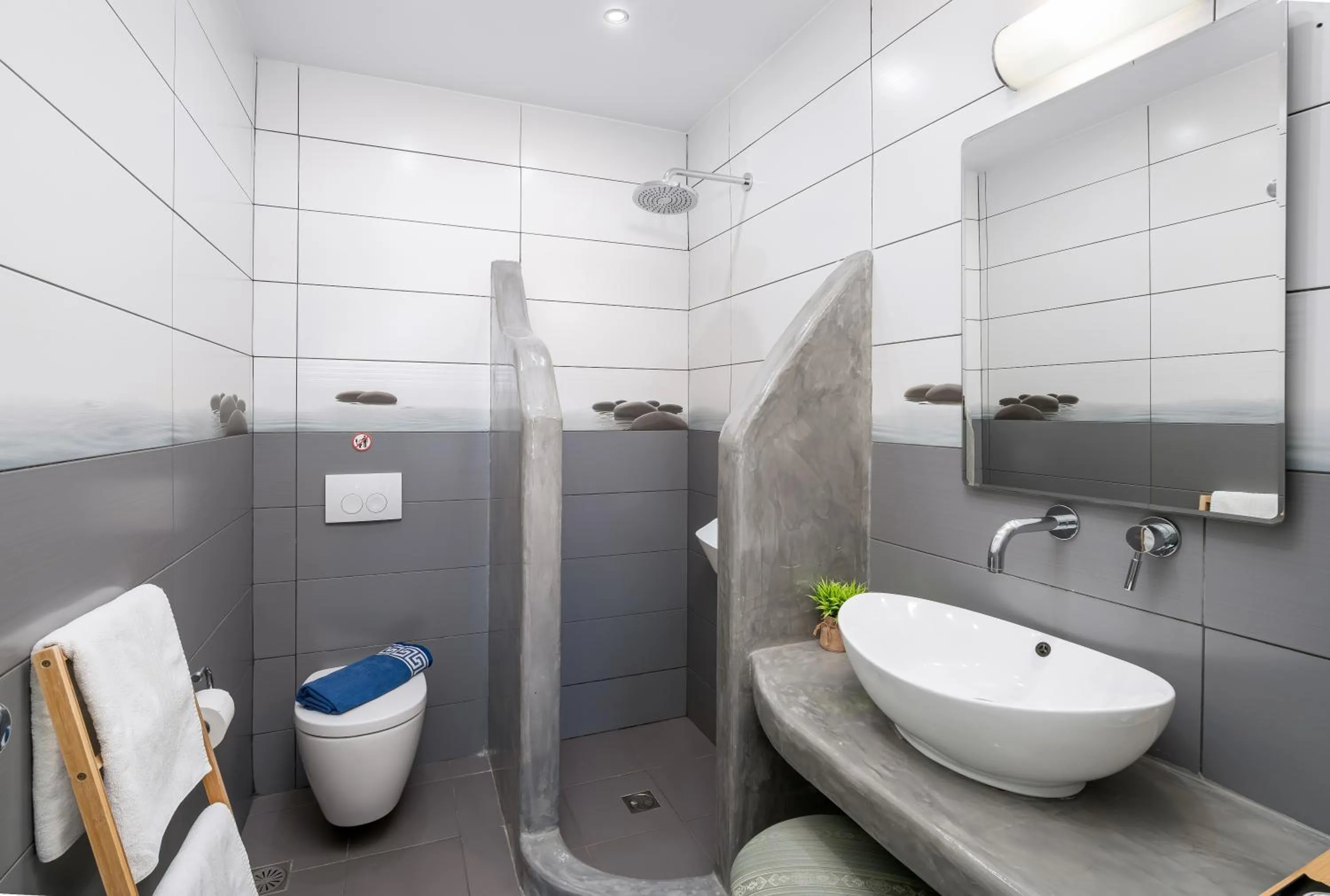 Bathroom in Oasis Hotel