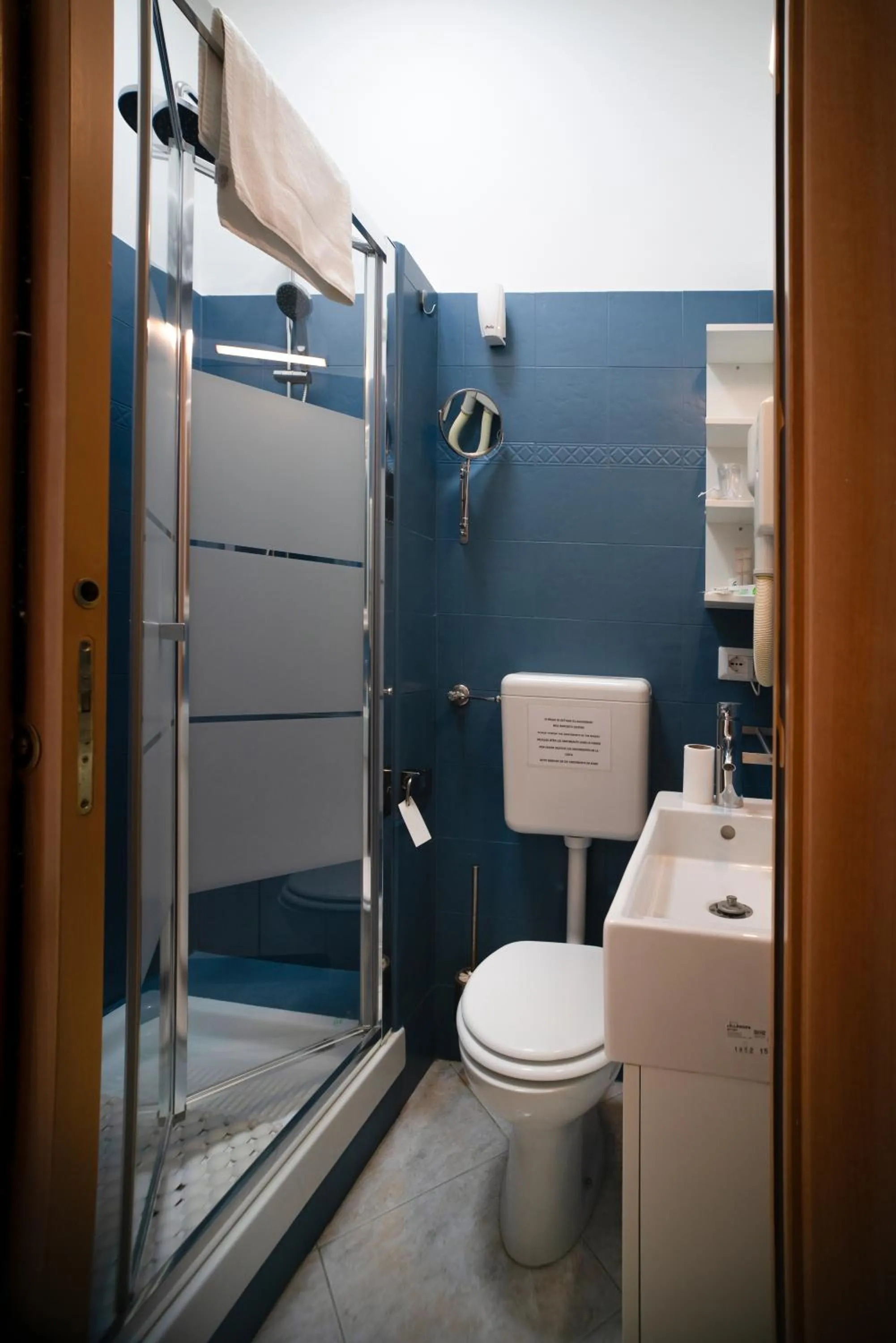 Shower in Merulana Star