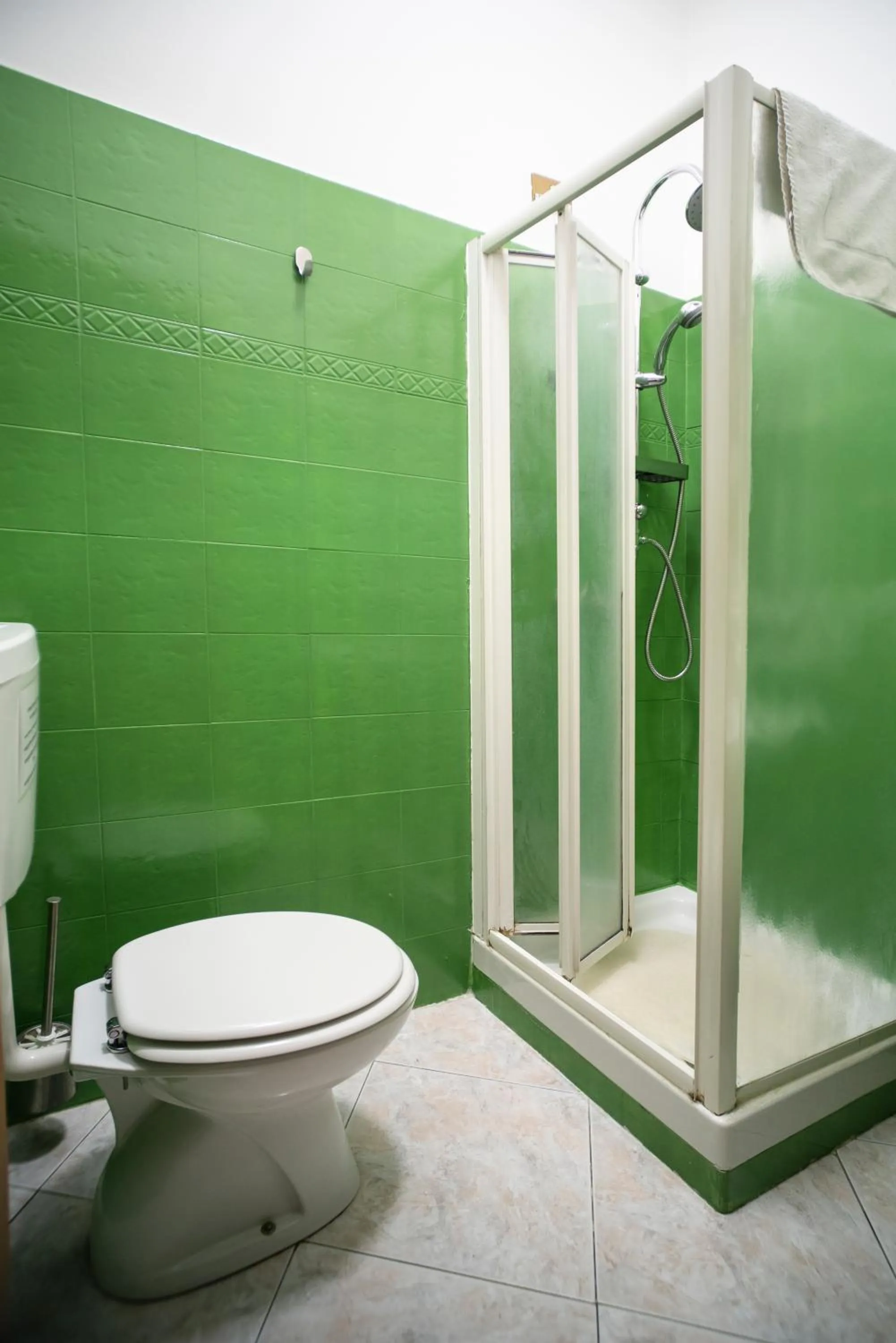 Shower in Merulana Star