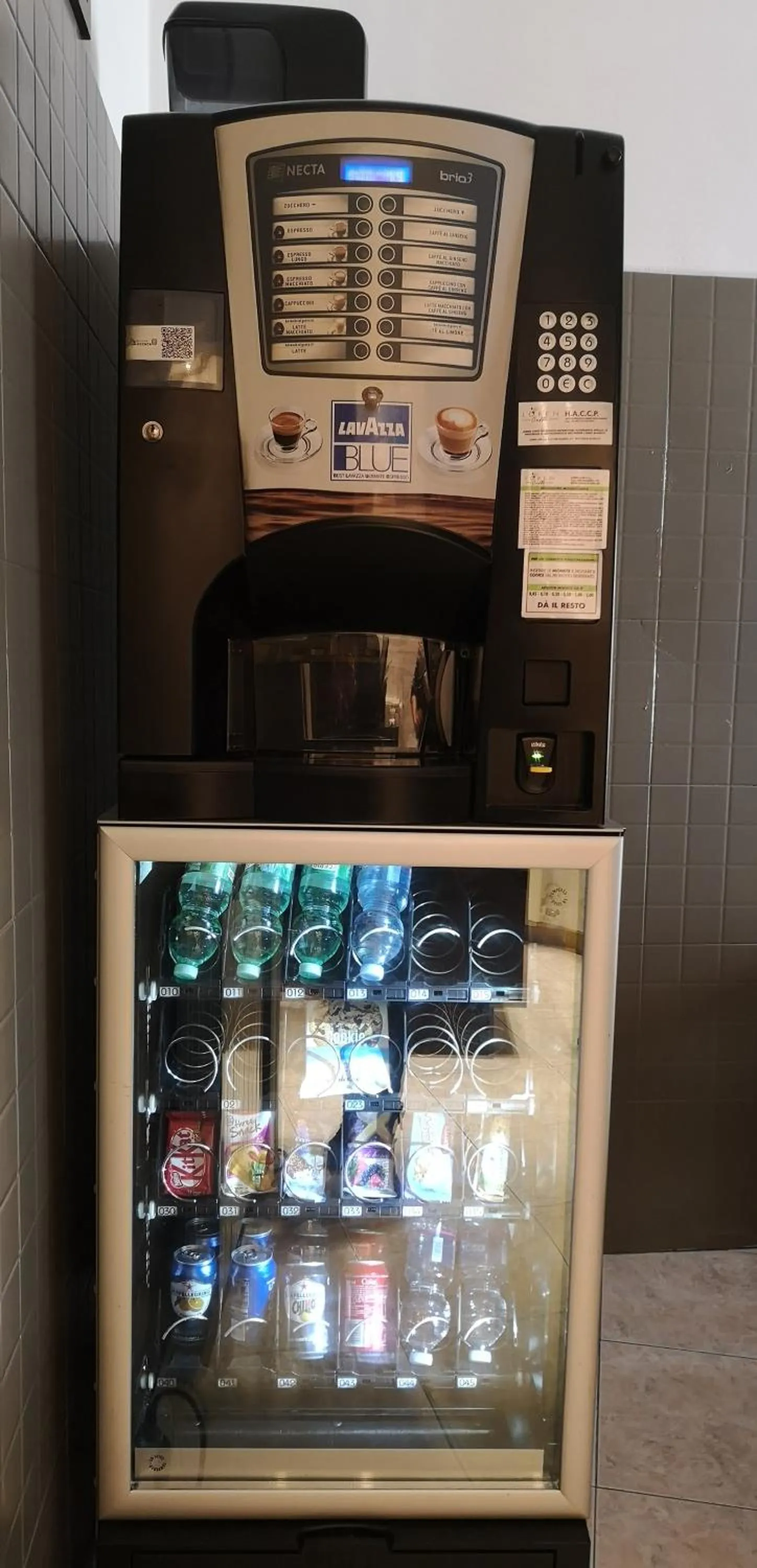 Communal kitchen in Merulana Star