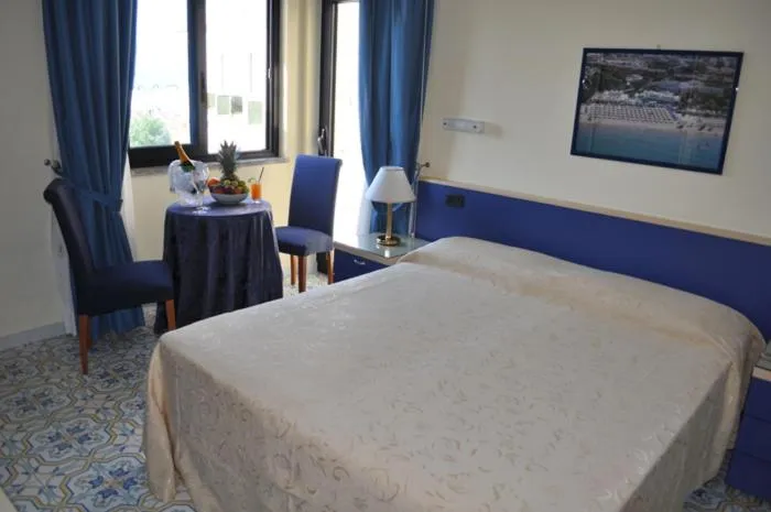 Bed in Hotel La Playa