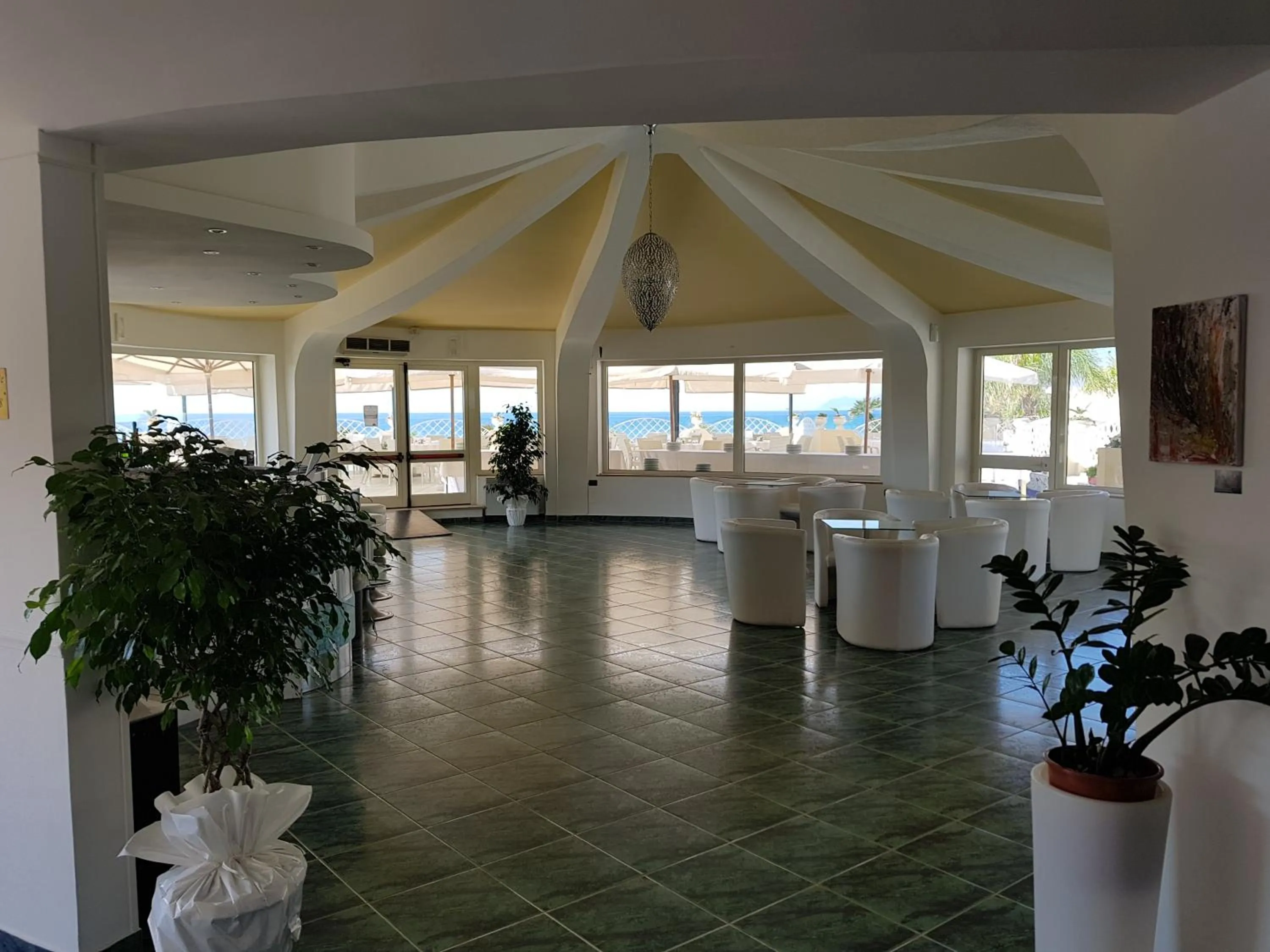 Restaurant/places to eat in Hotel La Playa