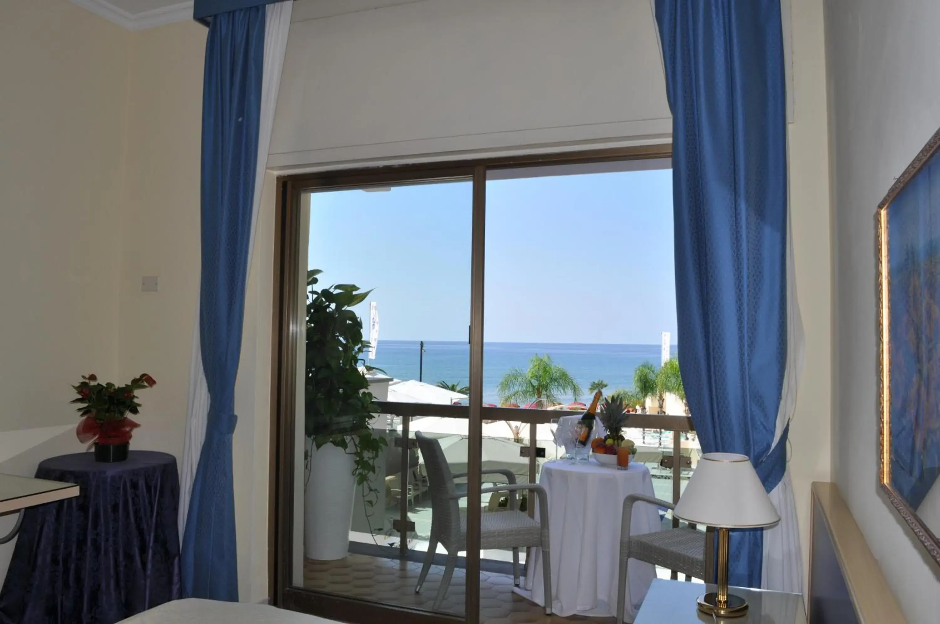 Superior Double or Twin Room with Sea View in Hotel La Playa Superior Double or Twin Room with Sea View in Hotel La Playa