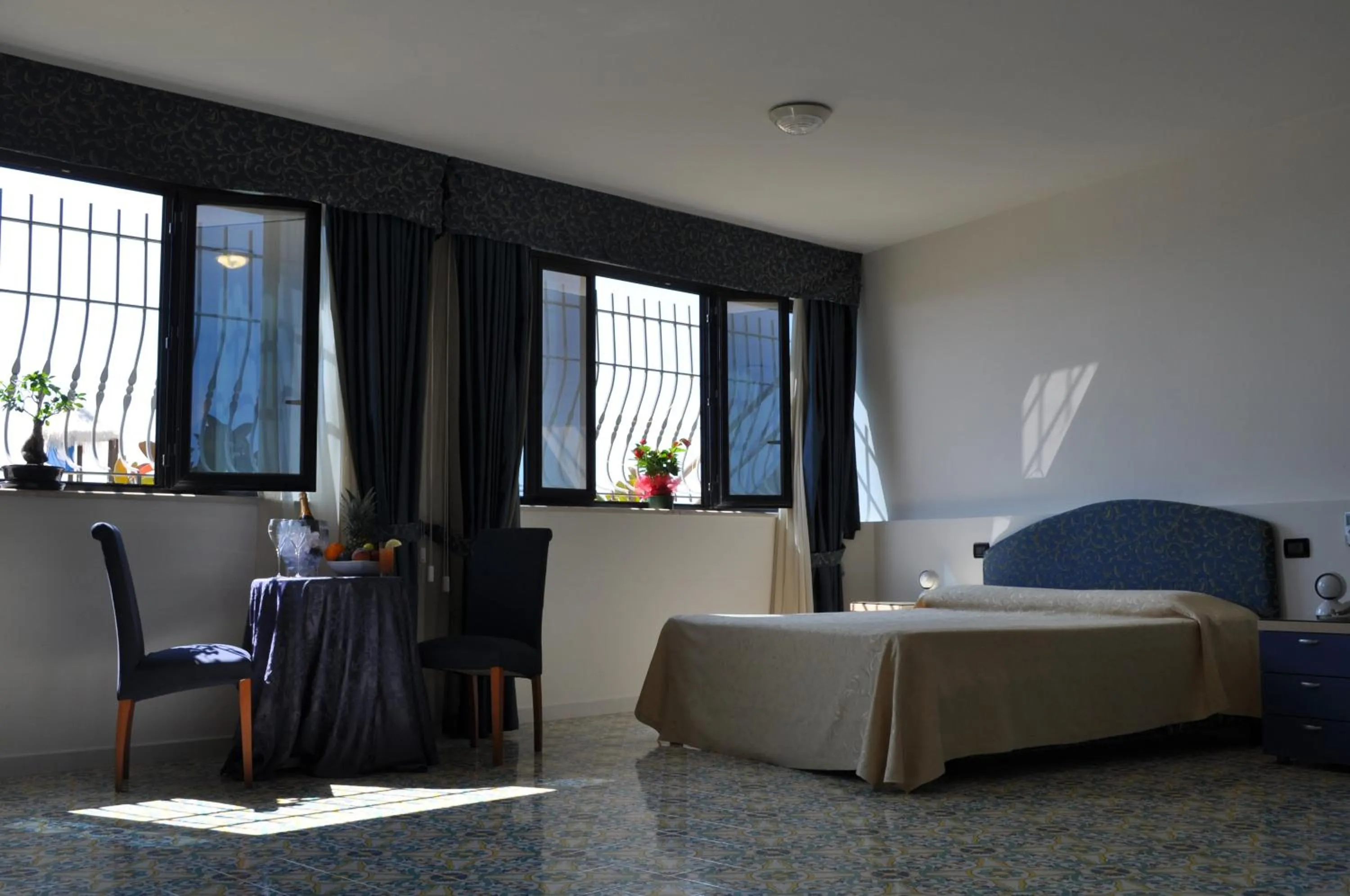 Bed in Hotel La Playa