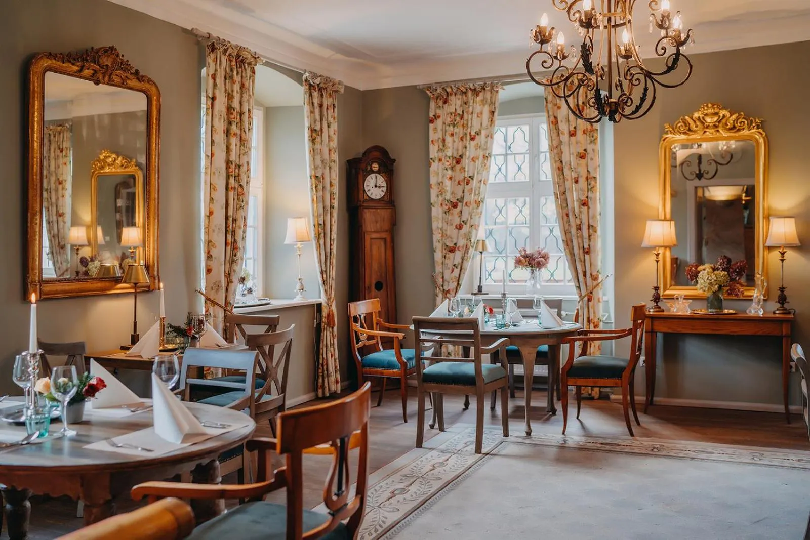 Restaurant/places to eat in Pałac Łomnica Karkonosze - Schloss Lomnitz Riesengebirge