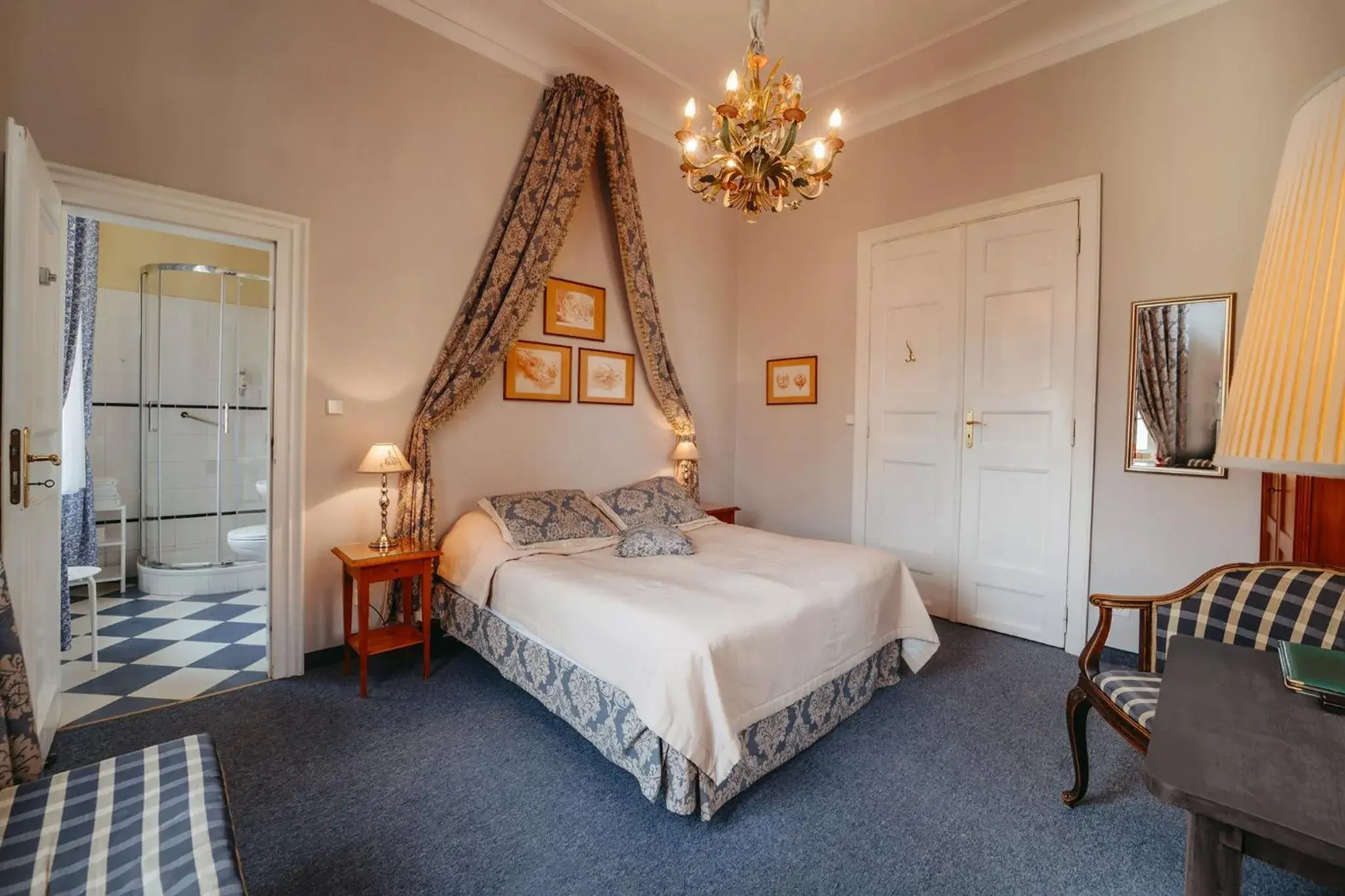 Classic Room Pałacowy in Pałac Łomnica - Karkonosze / Riesengebirge Classic Room Pałacowy in Pałac Łomnica - Karkonosze / Riesengebirge