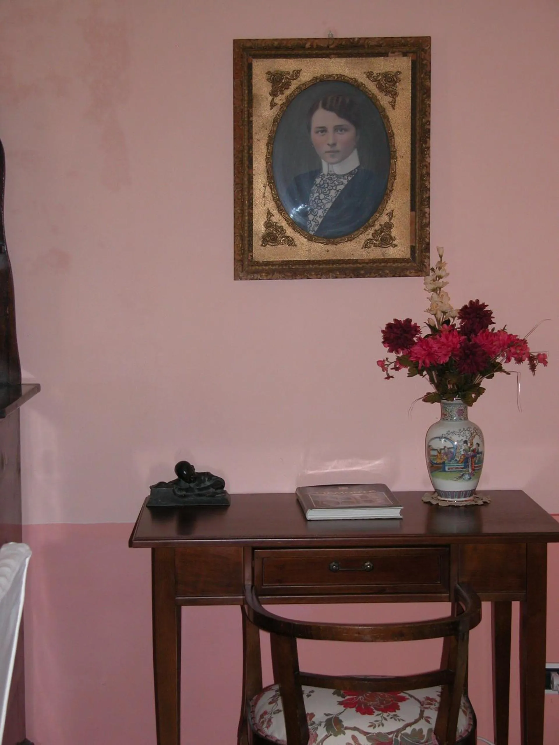 Seating area in Villa D'Azeglio