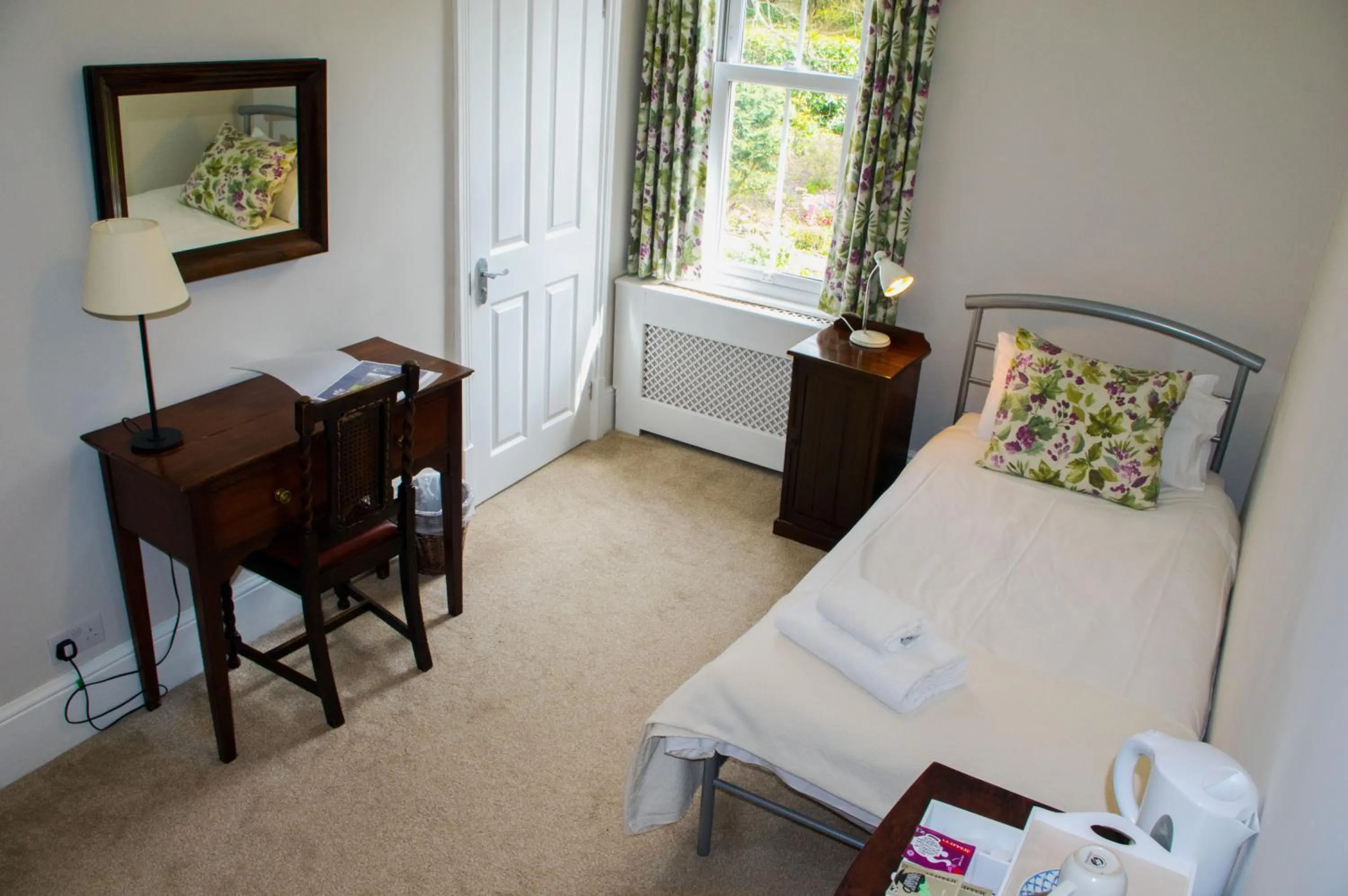Bedroom, Bed in Claridge House Retreat Centre