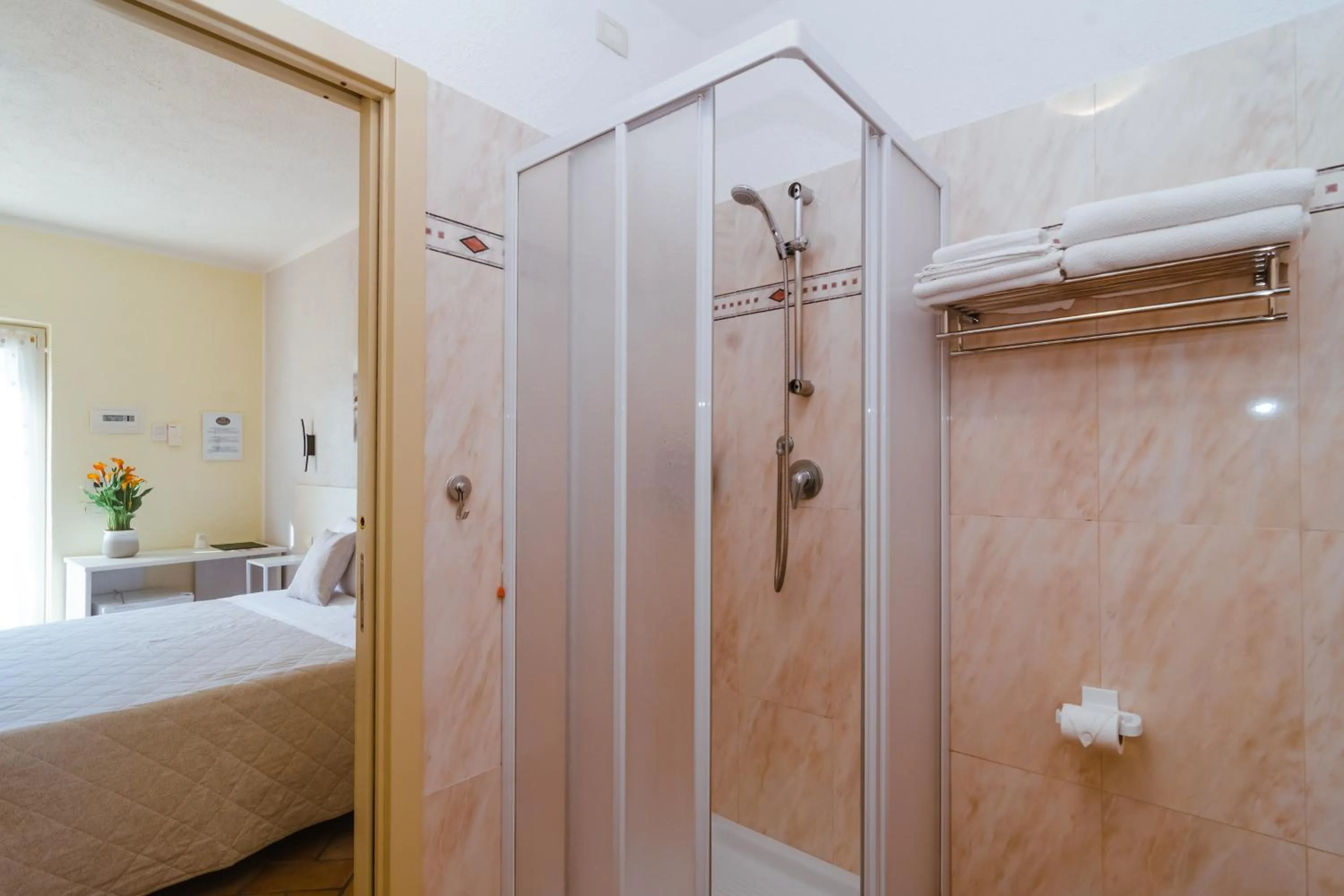 Bathroom, Bed in B&B Vignola