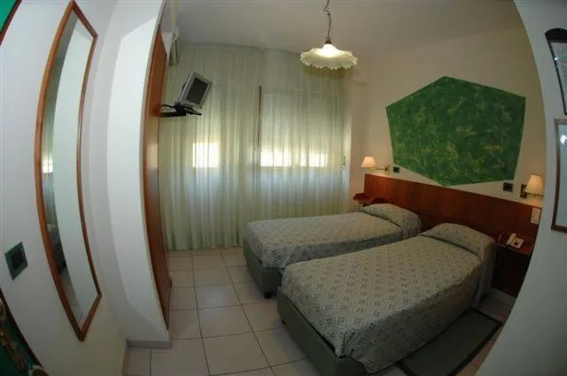 Photo of the whole room, Bed in Hotel Boston