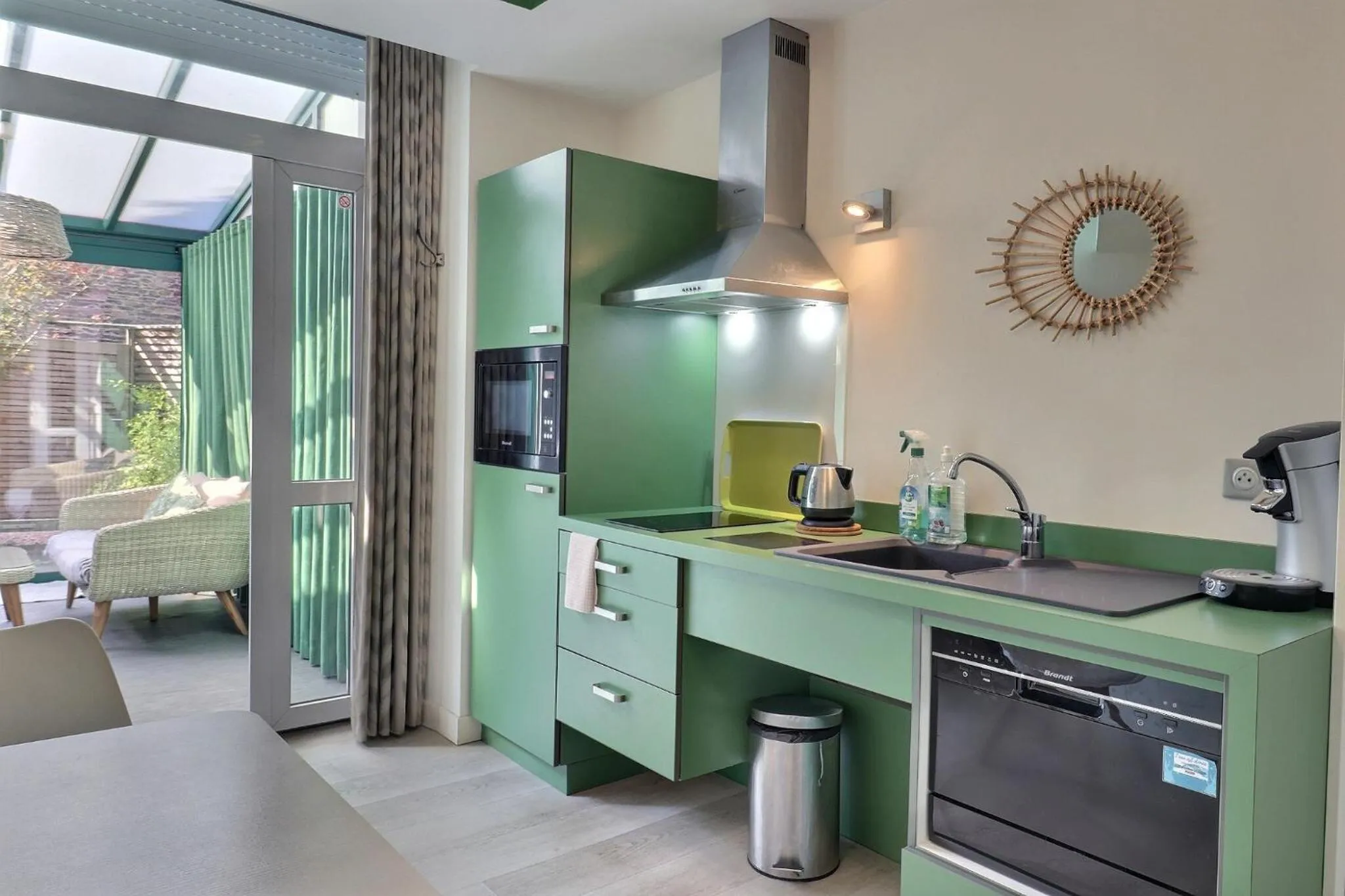 Kitchen or kitchenette in Garden Apparts Rennes Centre Gare