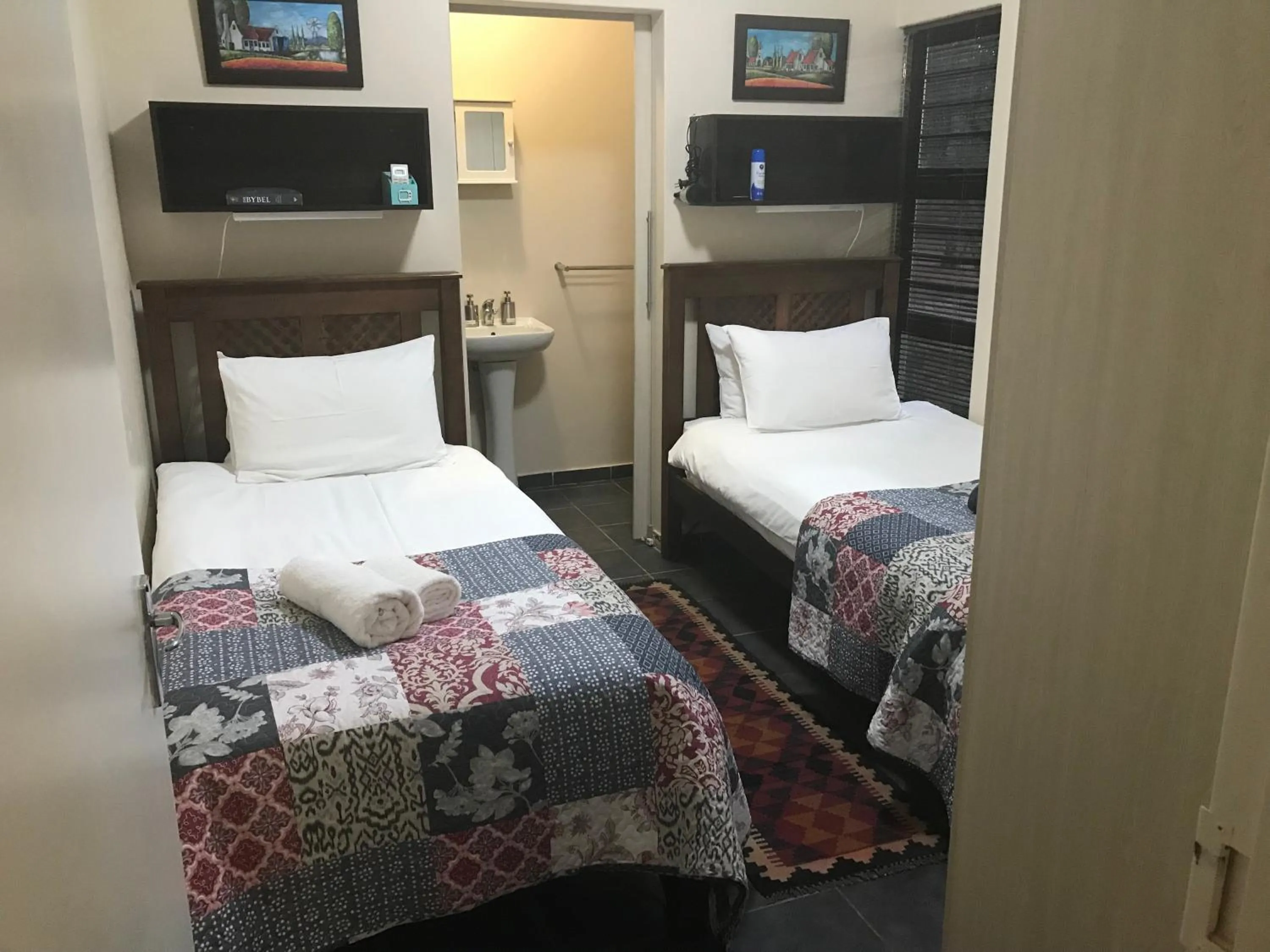 Standard Twin Room - single occupancy in A Little Guesthouse
