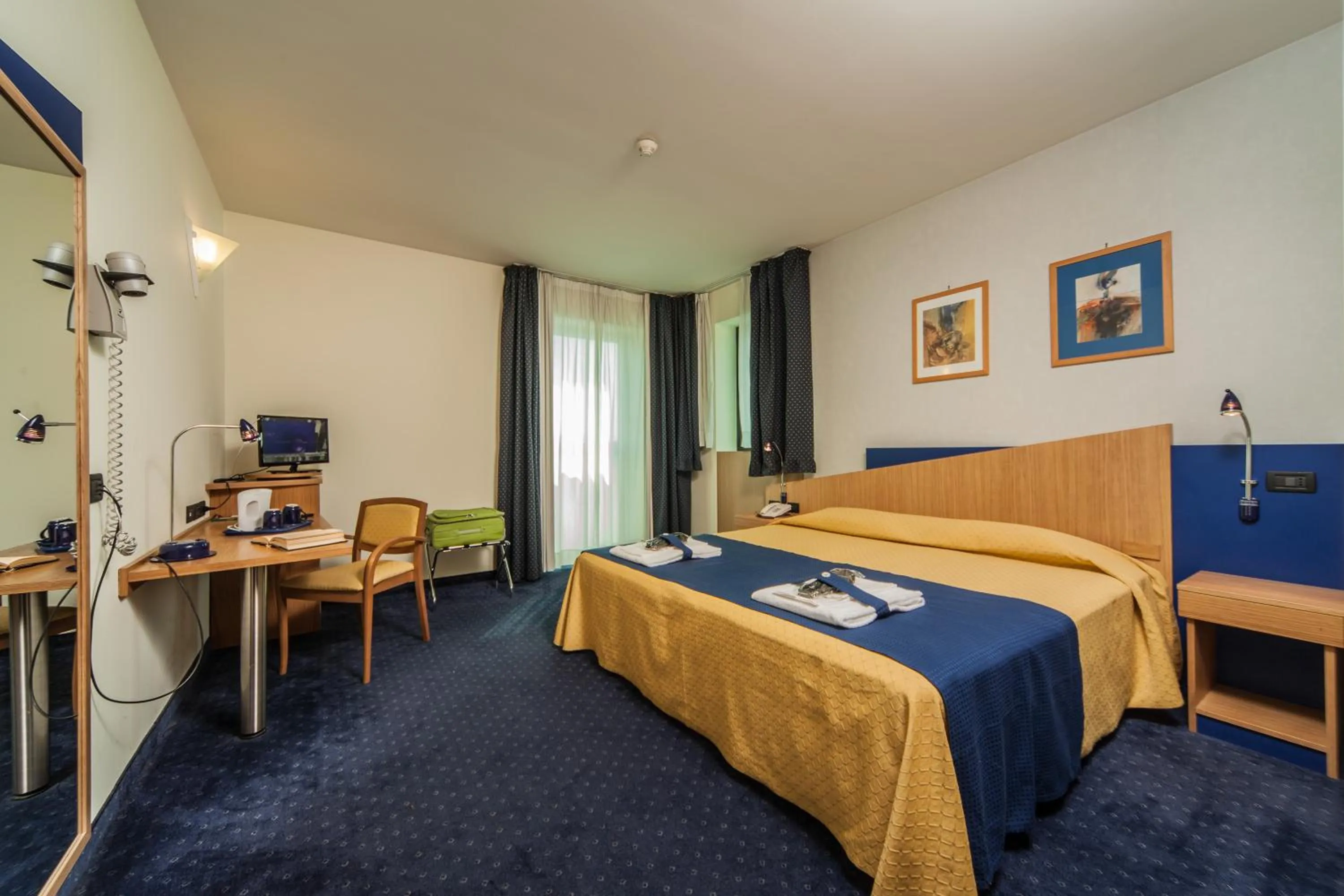 Photo of the whole room, Bed in Hotel Mastai