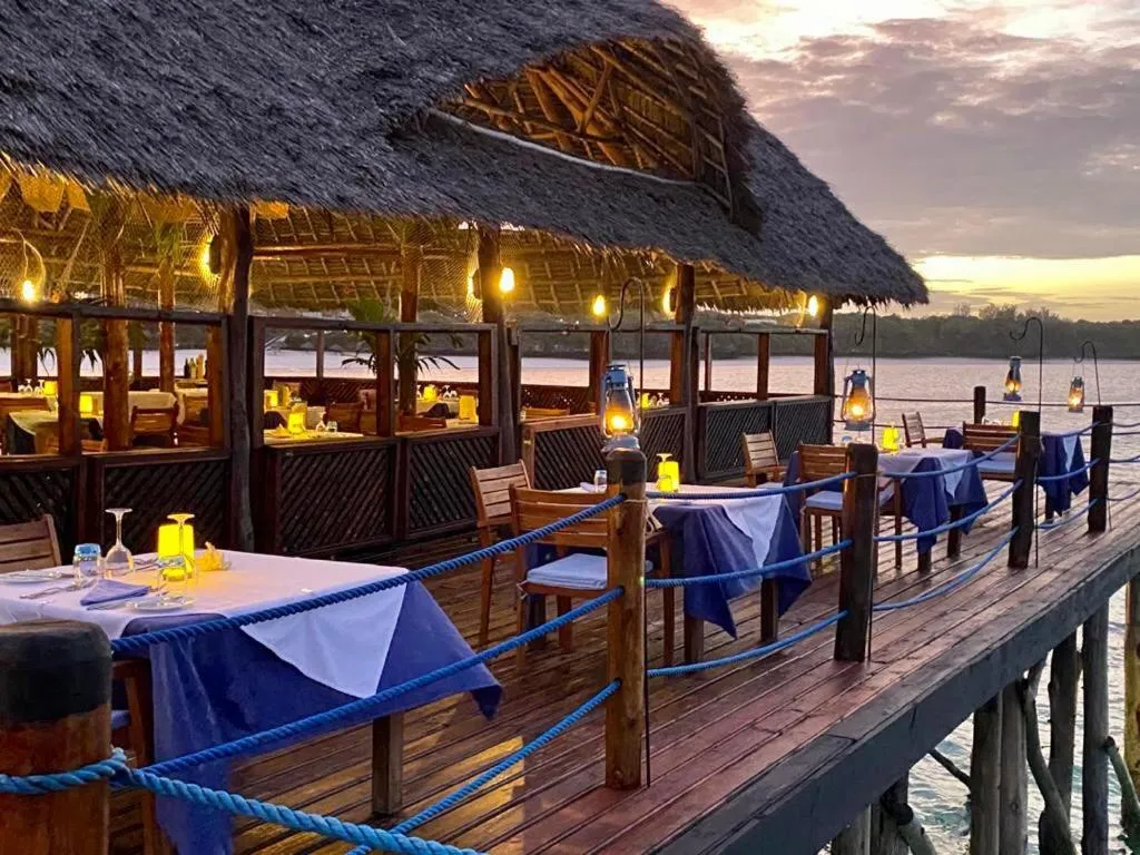 Restaurant/places to eat in Hotel Club Dongwe