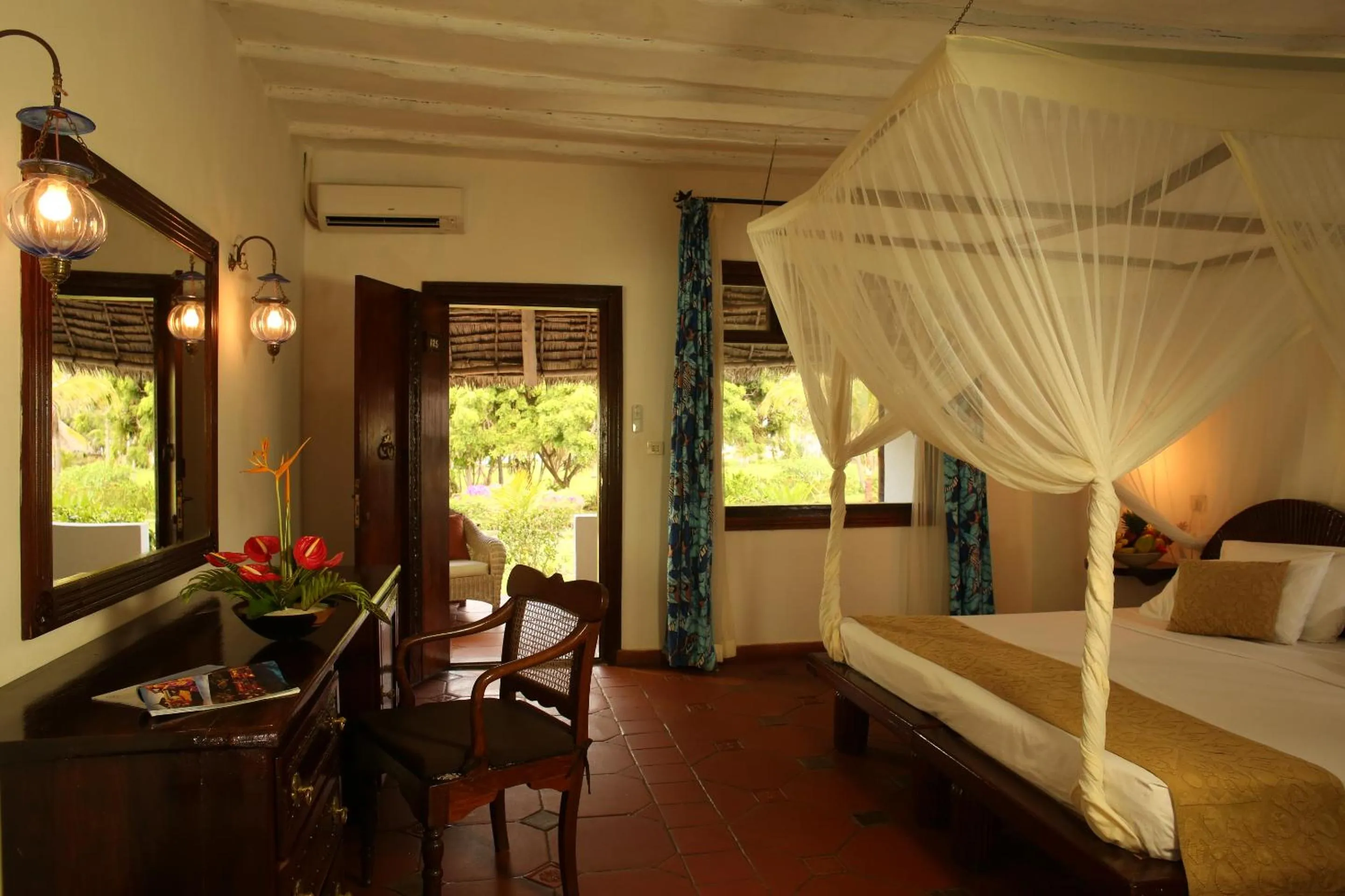 Property building, Bed in Hotel Club Dongwe