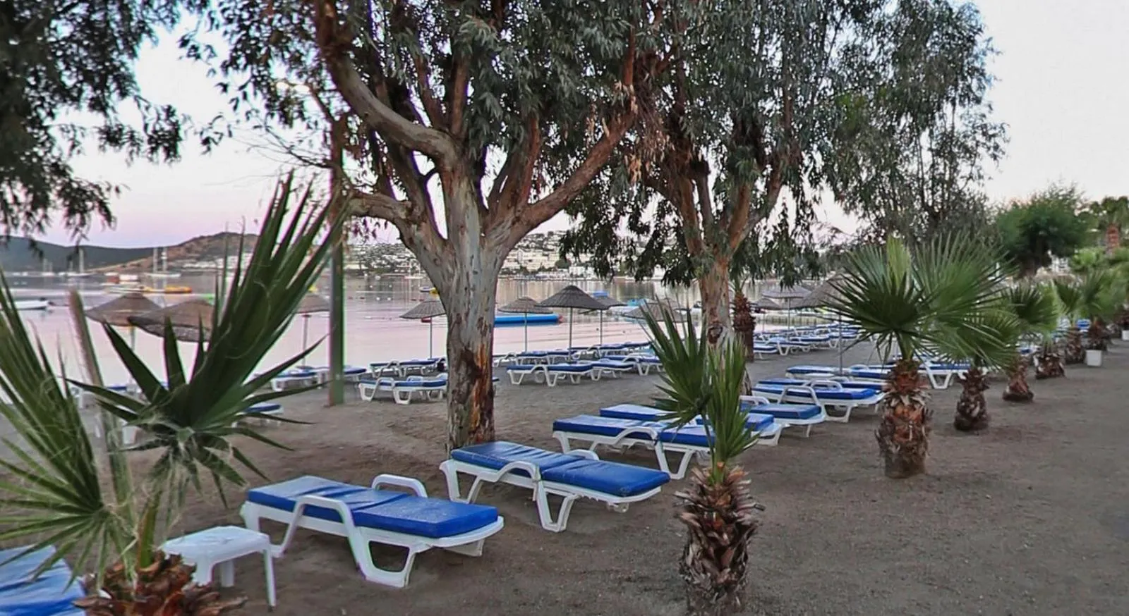 Beach in Parkim Ayaz Hotel