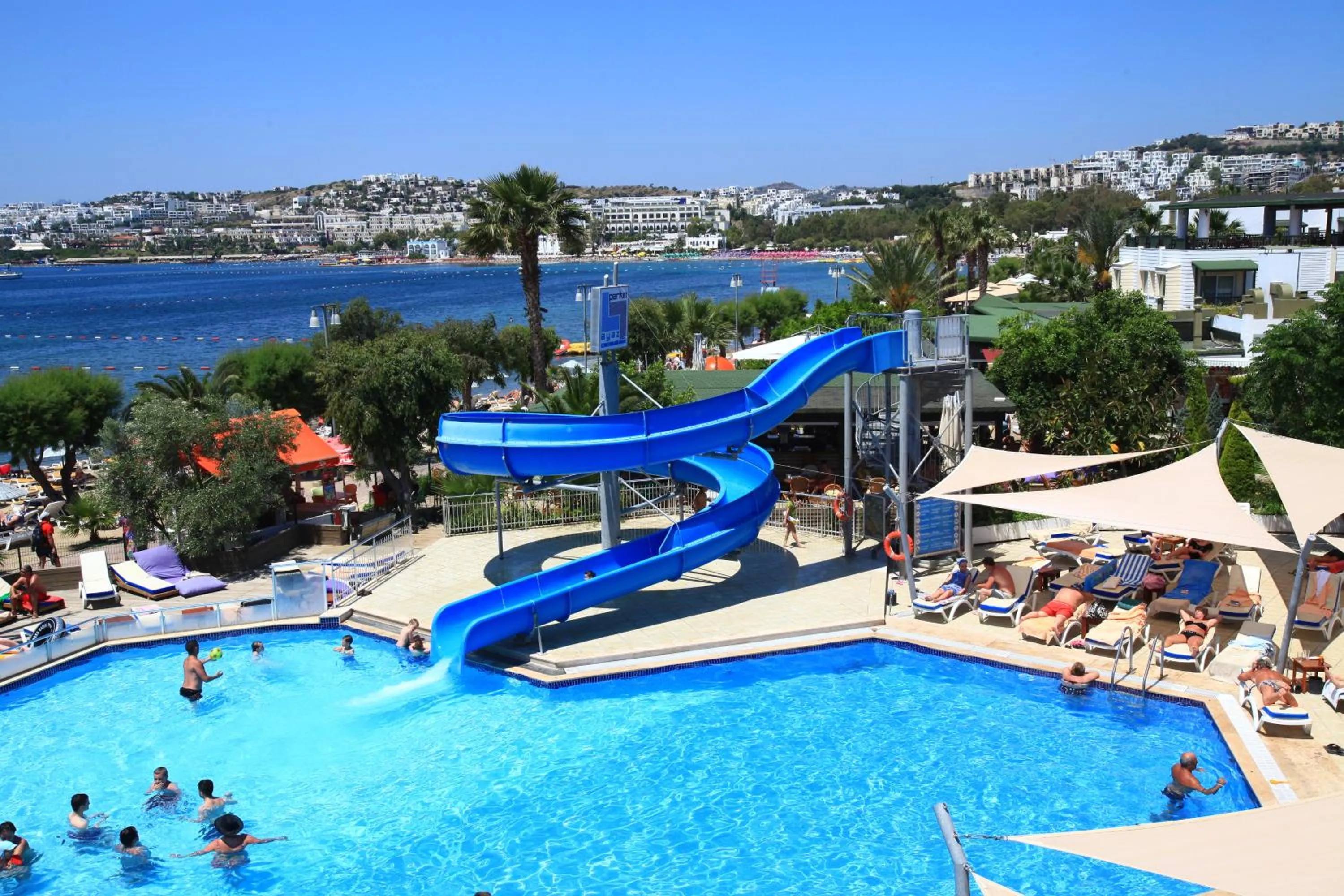 Swimming pool in Parkim Ayaz Hotel