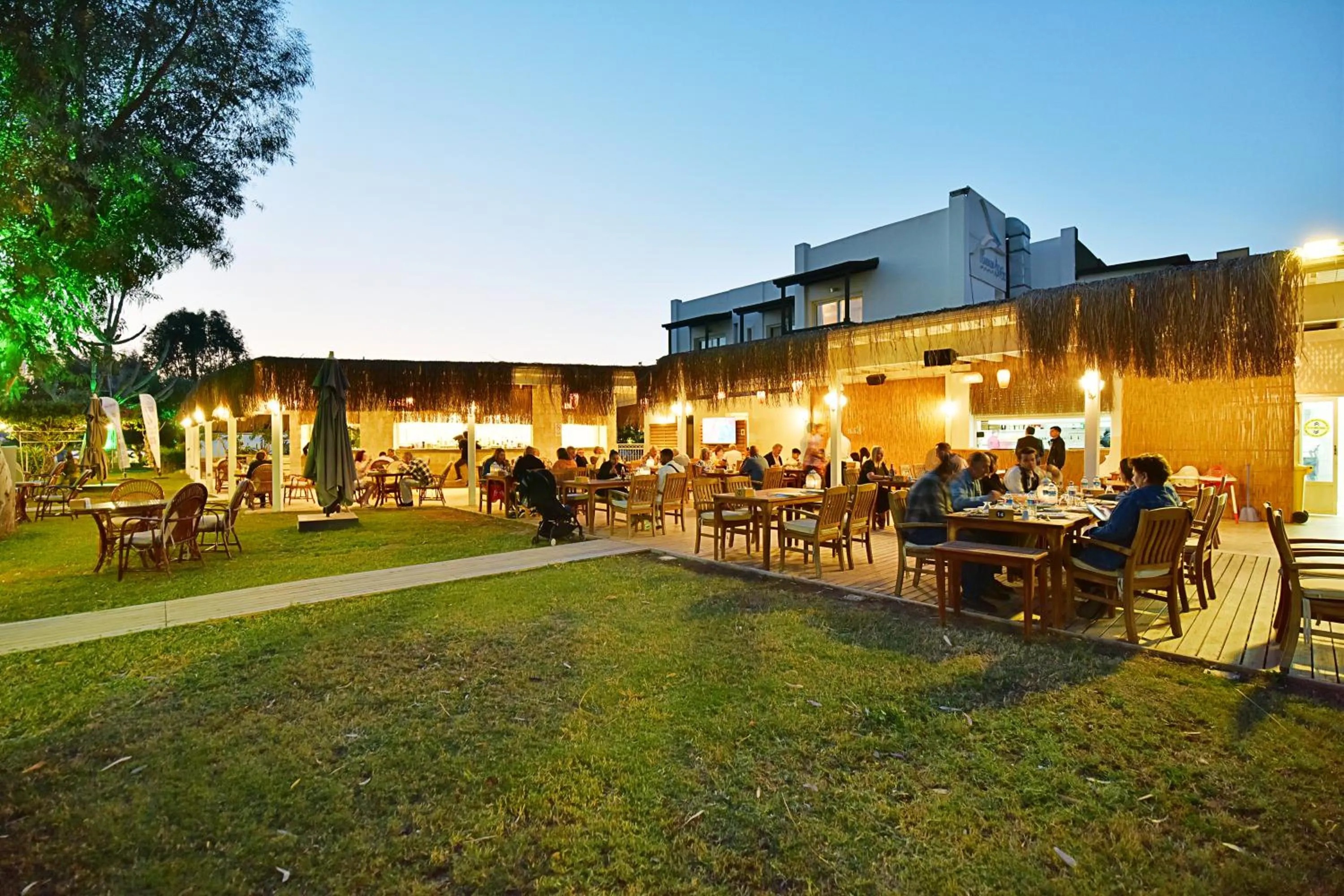 Restaurant/places to eat in Parkim Ayaz Hotel