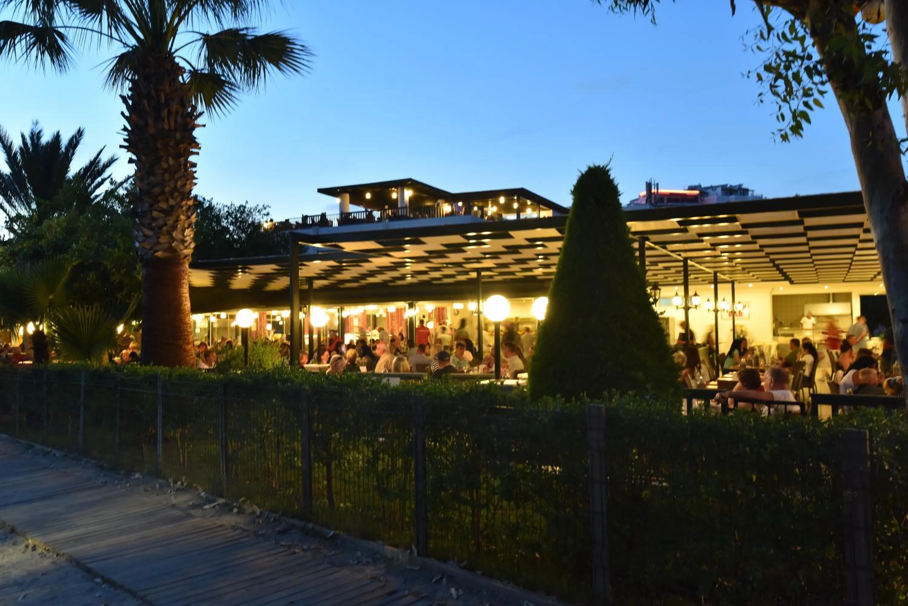 Restaurant/places to eat in Parkim Ayaz Hotel