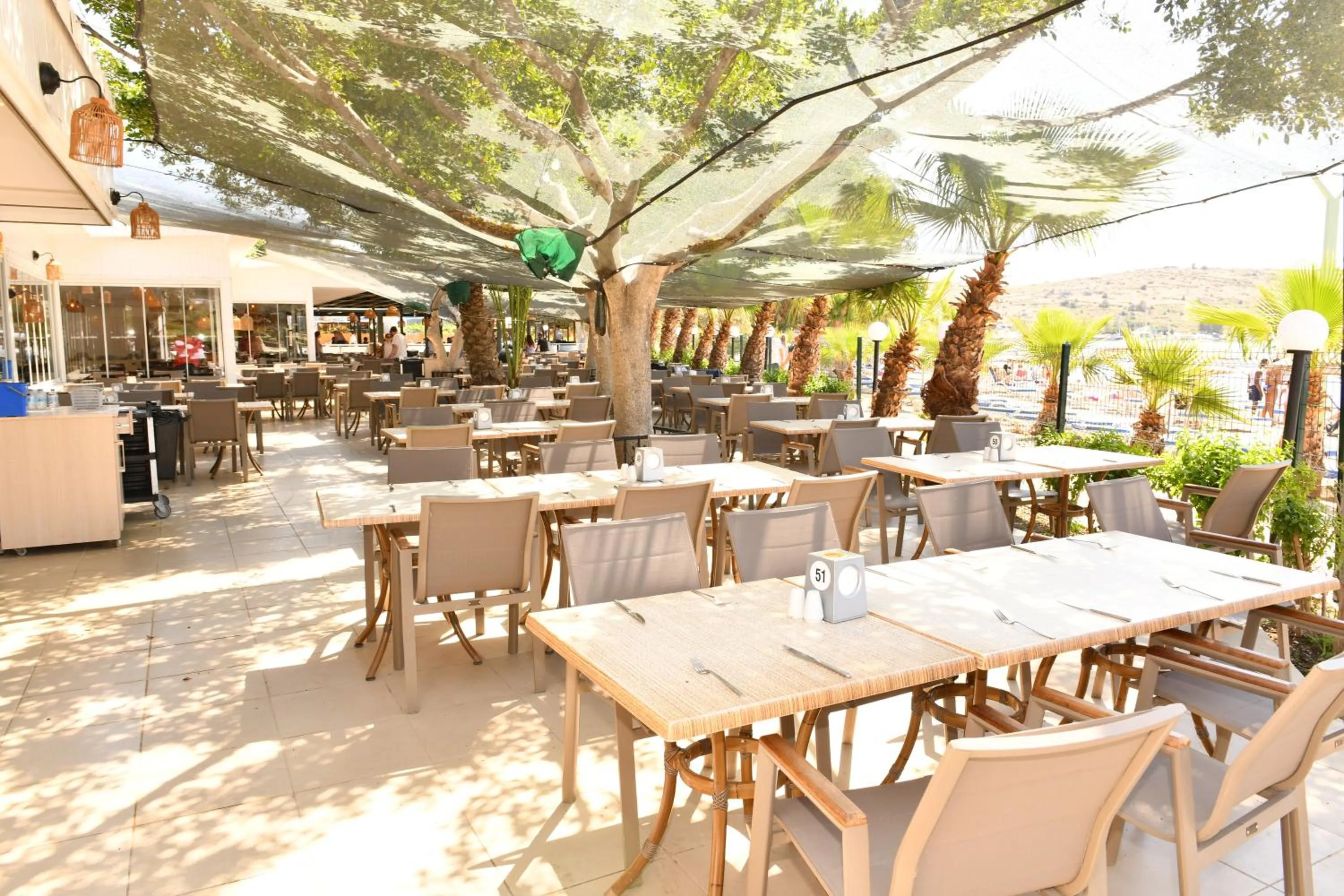 Restaurant/places to eat in Parkim Ayaz Hotel