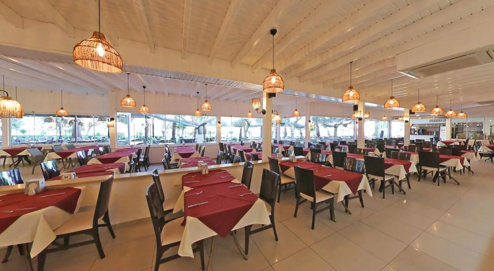 Restaurant/places to eat in Parkim Ayaz Hotel