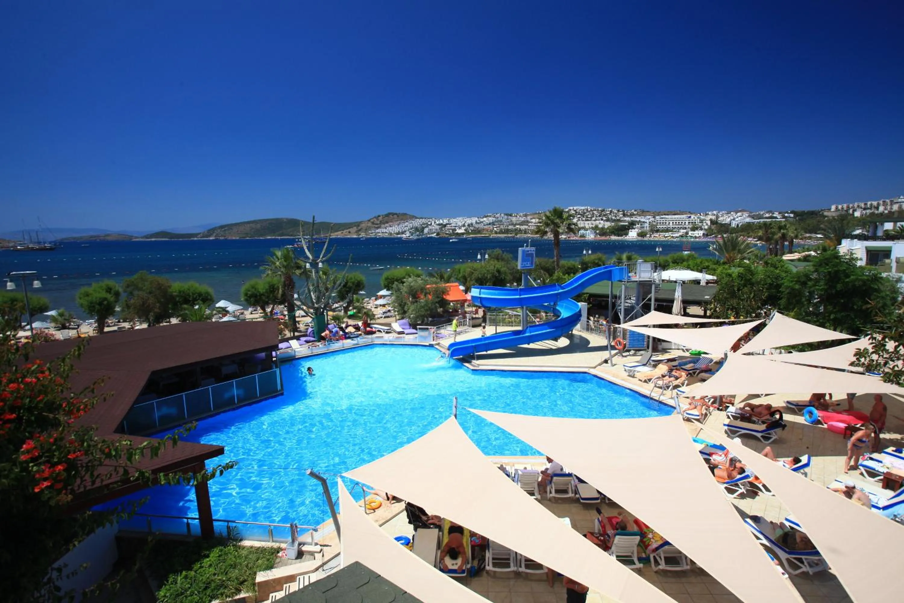 Pool view in Parkim Ayaz Hotel