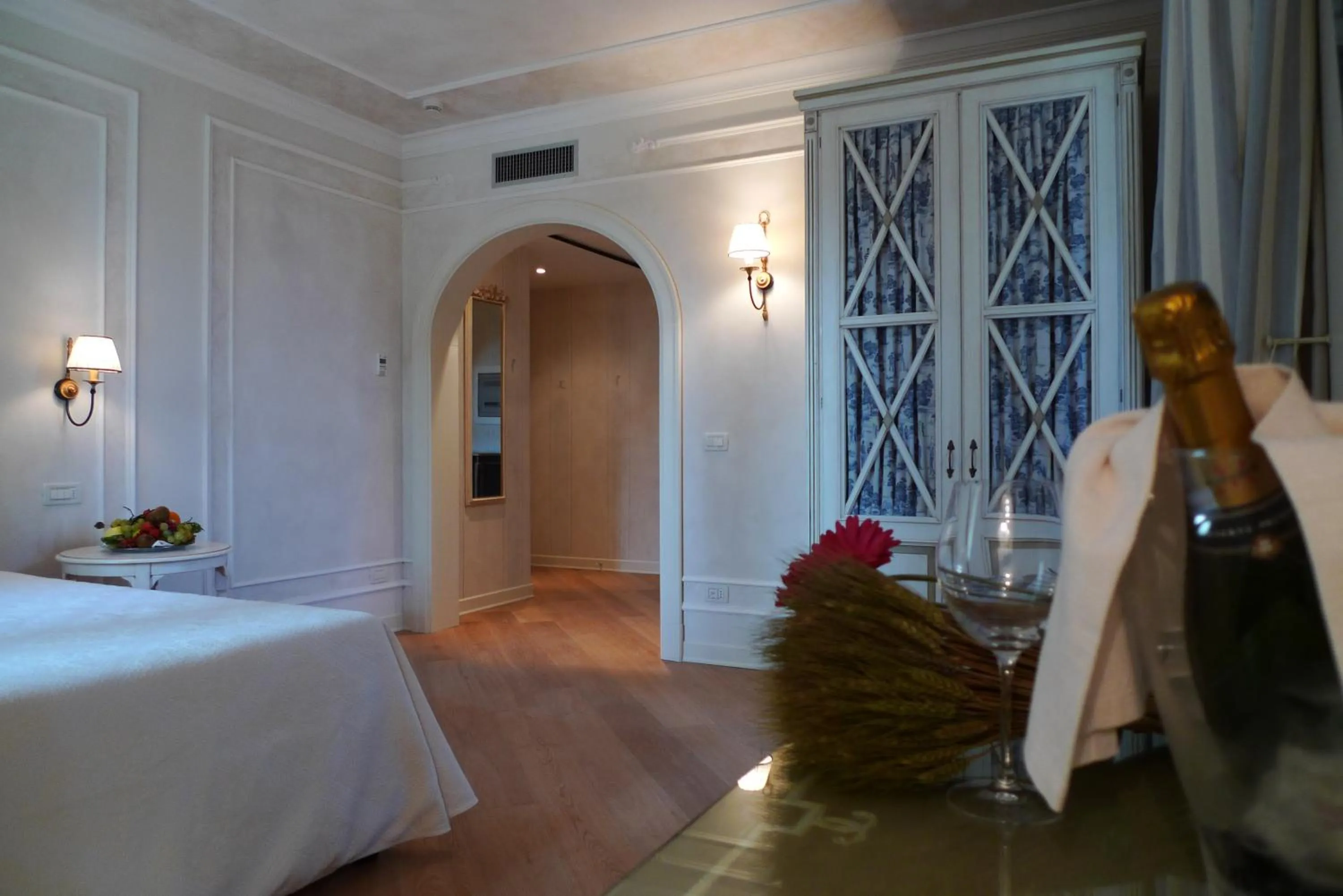 Bedroom, Bed in Garda Hotel San Vigilio Golf