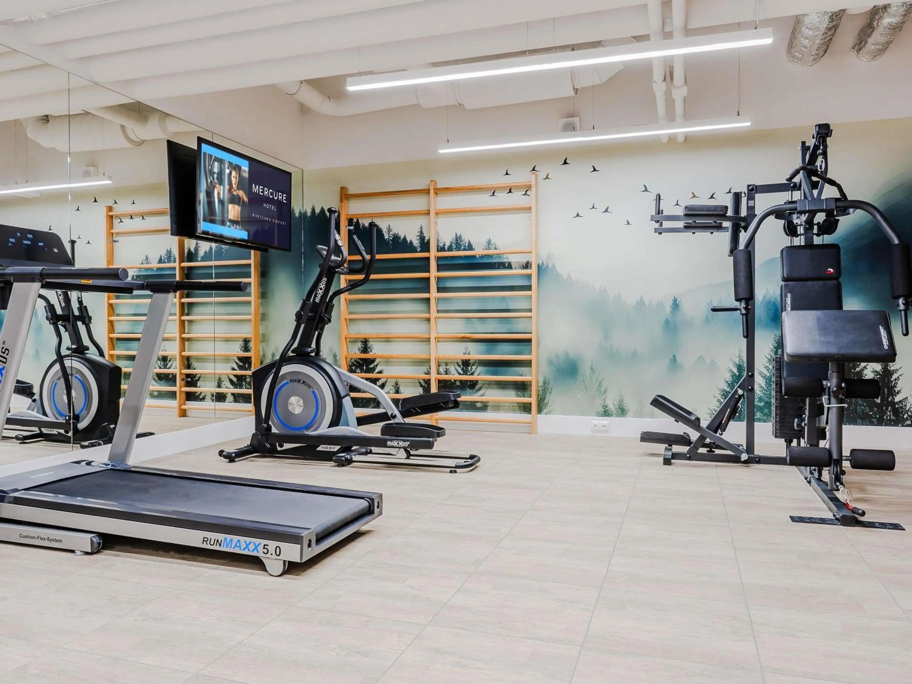 Fitness centre/facilities in Mercure Warszawa Airport