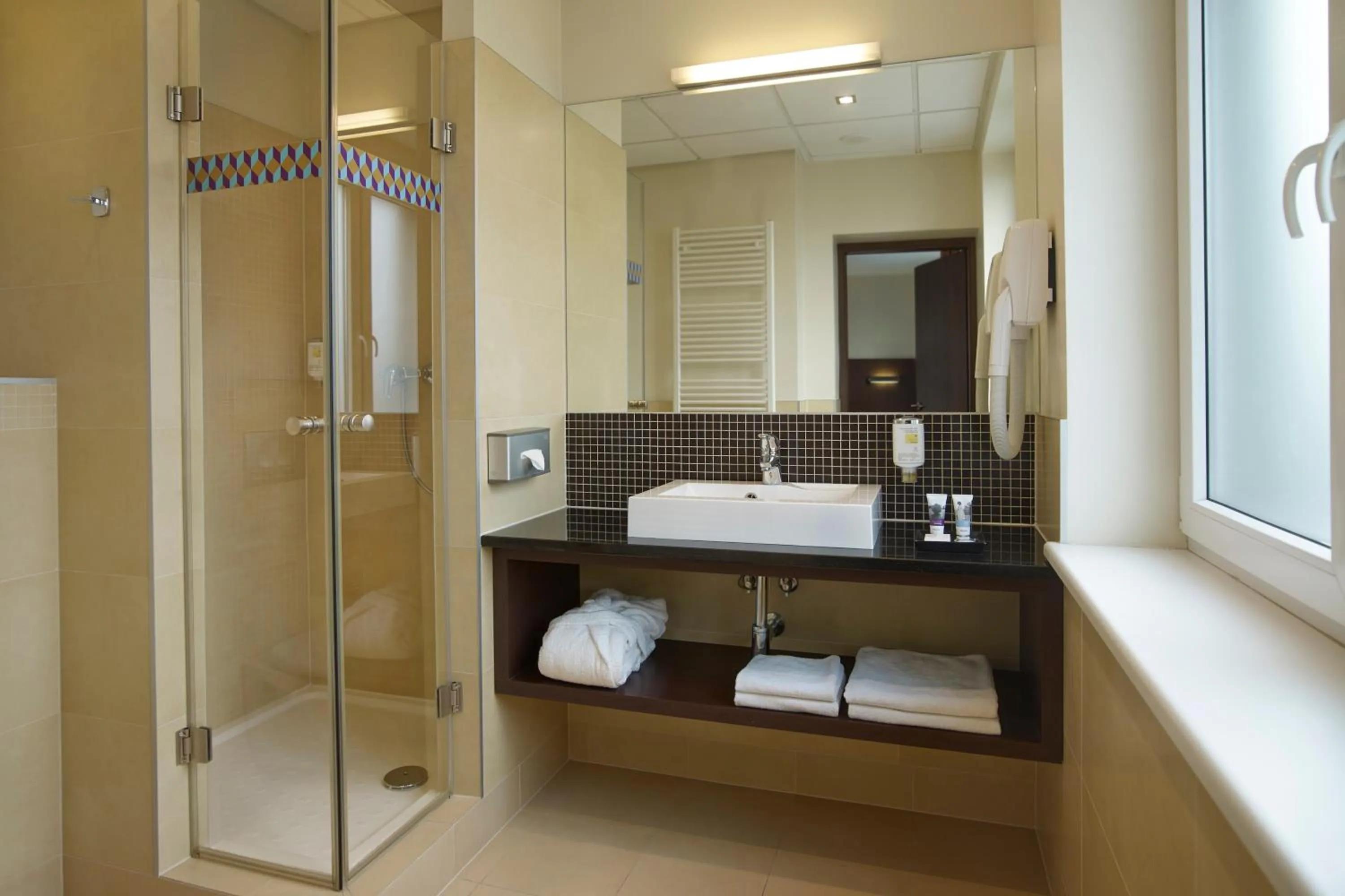 Toilet in Mercure Warszawa Airport