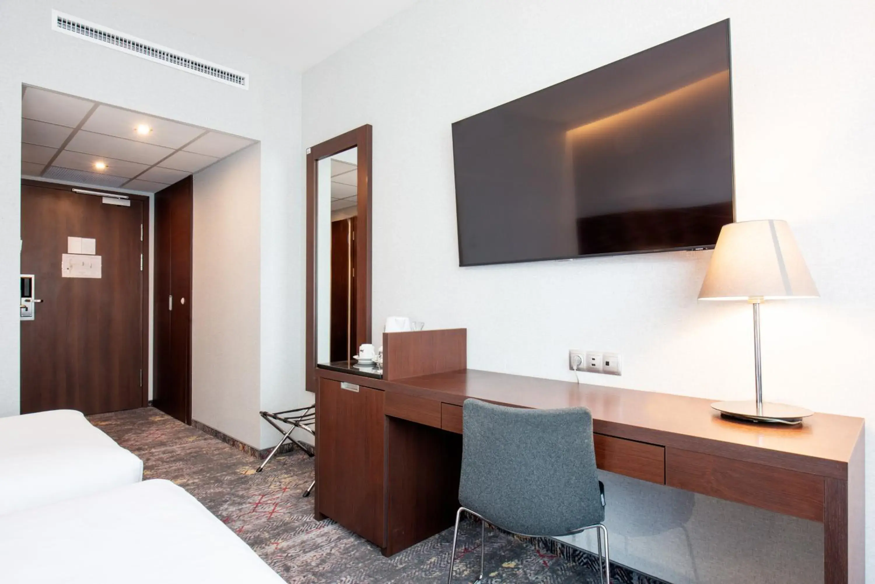 Classic Twin Room in Mercure Warszawa Airport Classic Twin Room in Mercure Warszawa Airport