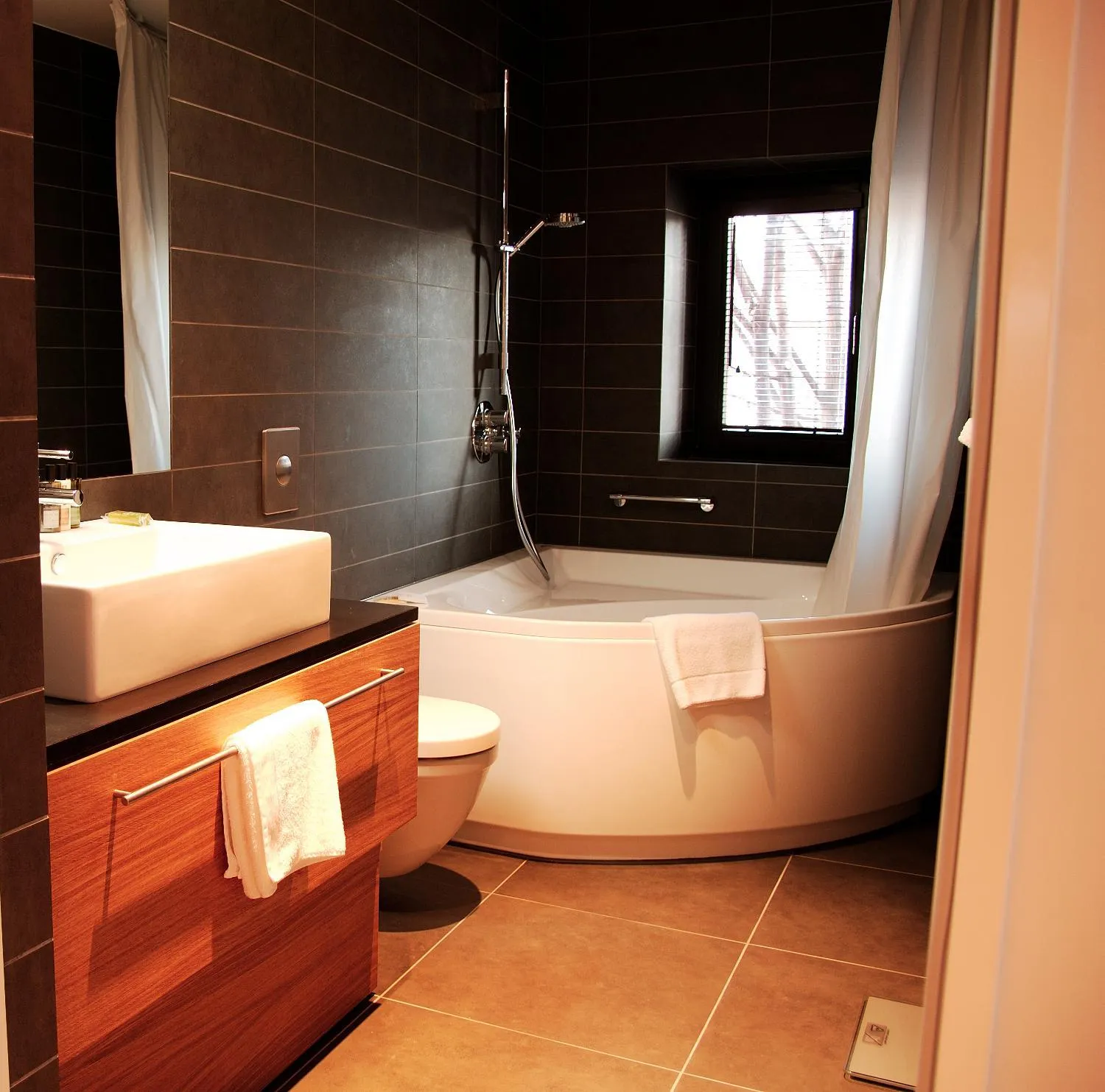 Shower in Great Polonia The Granary La Suite Hotel