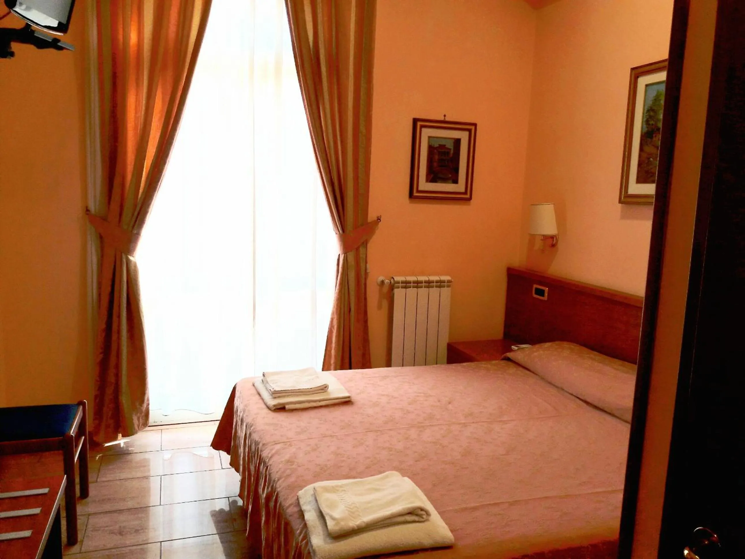 Bedroom, Bed in Hotel Aristotele