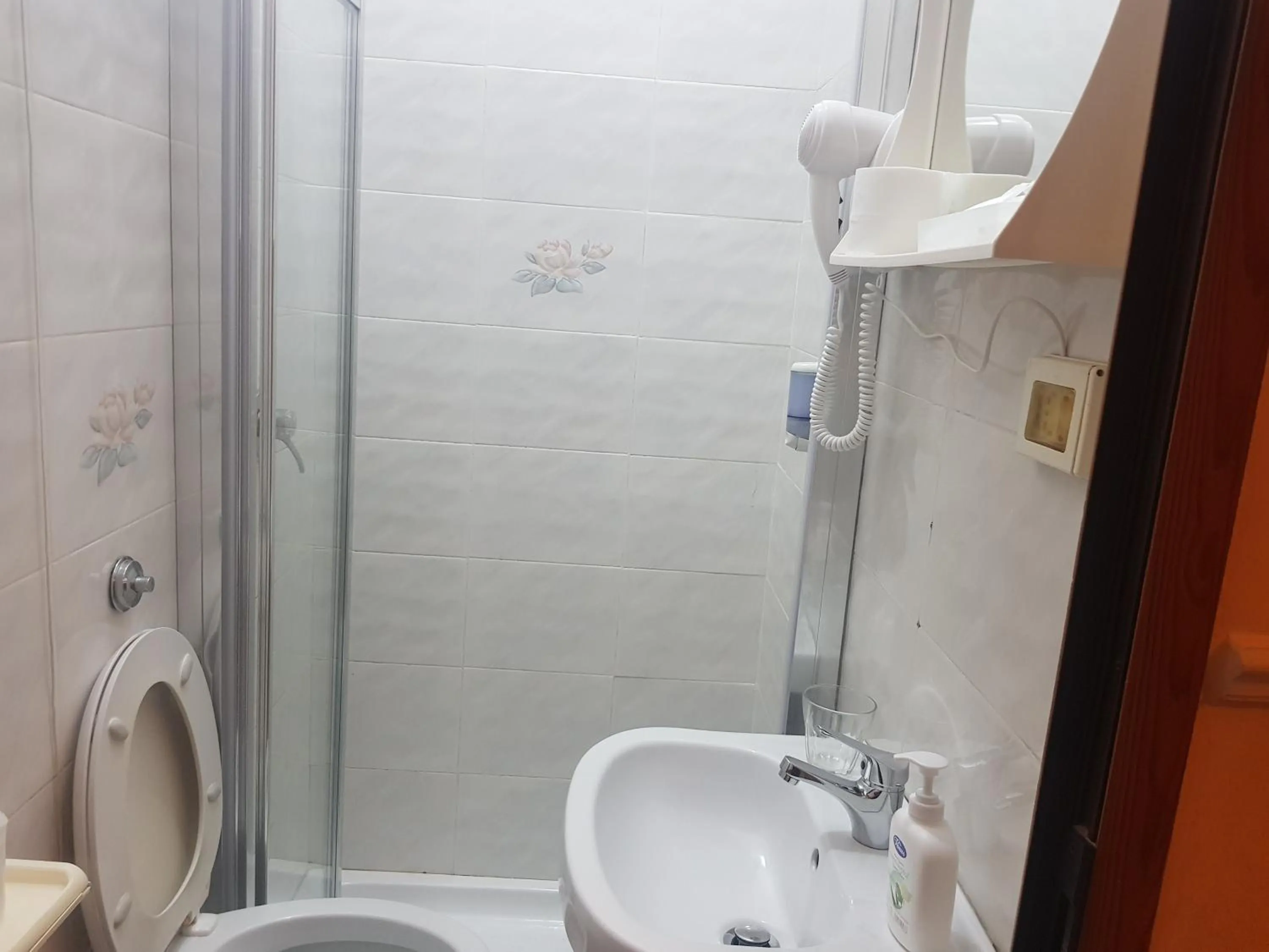 Shower in Hotel Aristotele