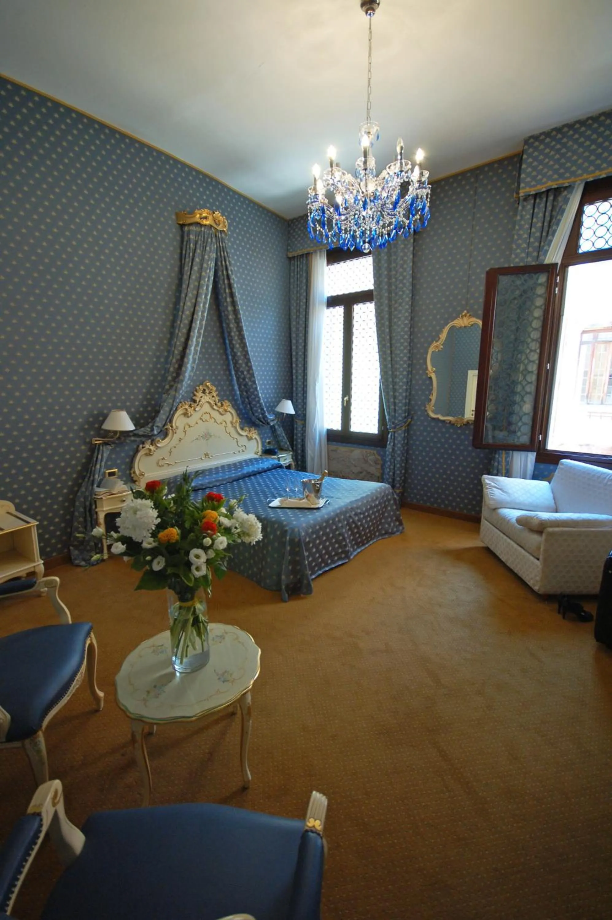 Seating area, Bed in Hotel Torino