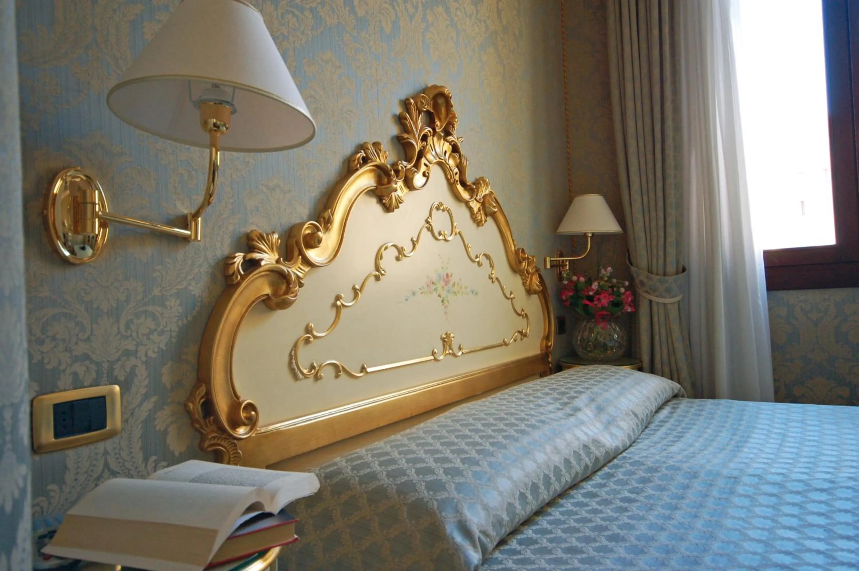 Bed in Hotel Torino