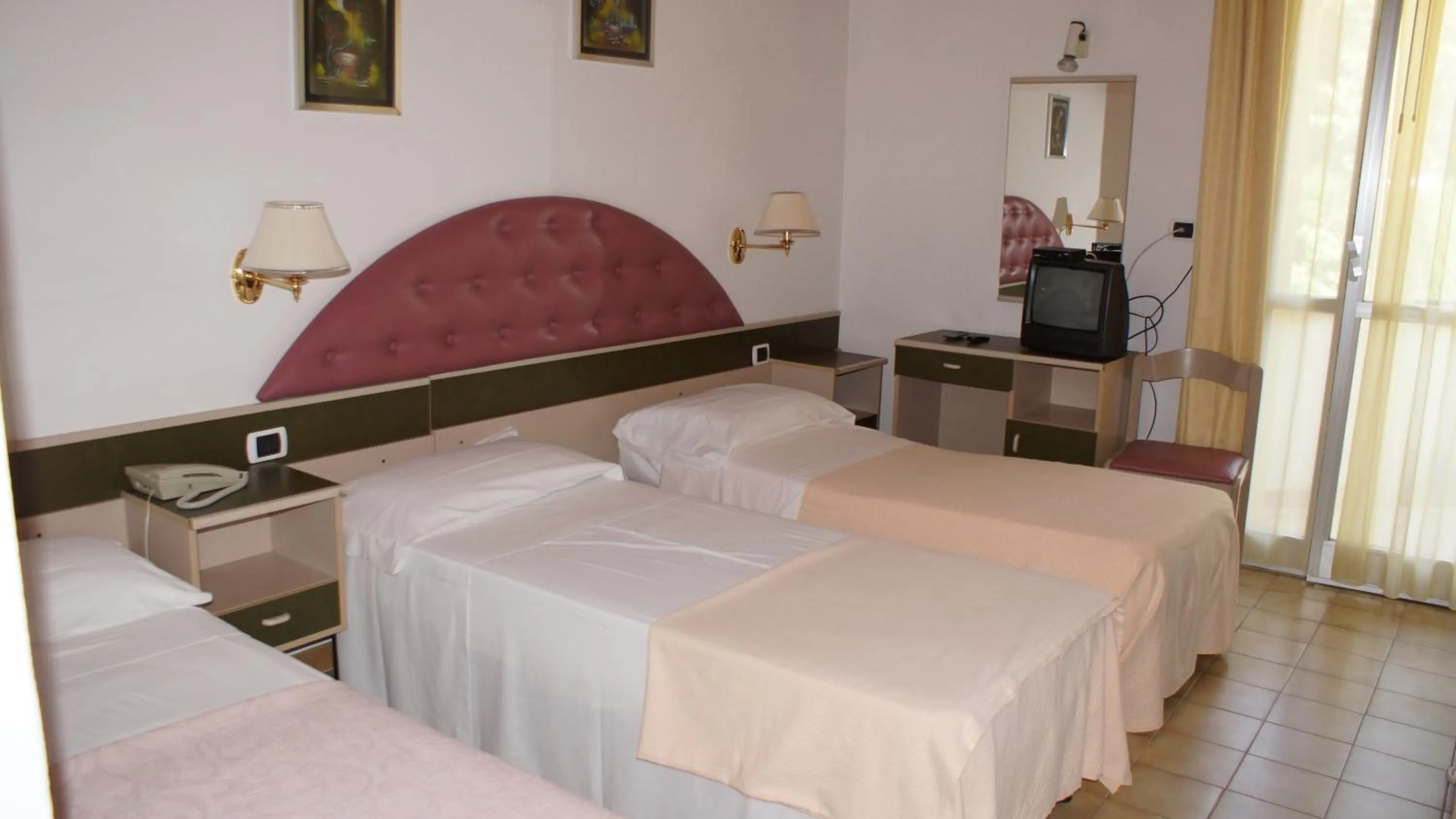 Photo of the whole room, Bed in Villa Dei Romanzi