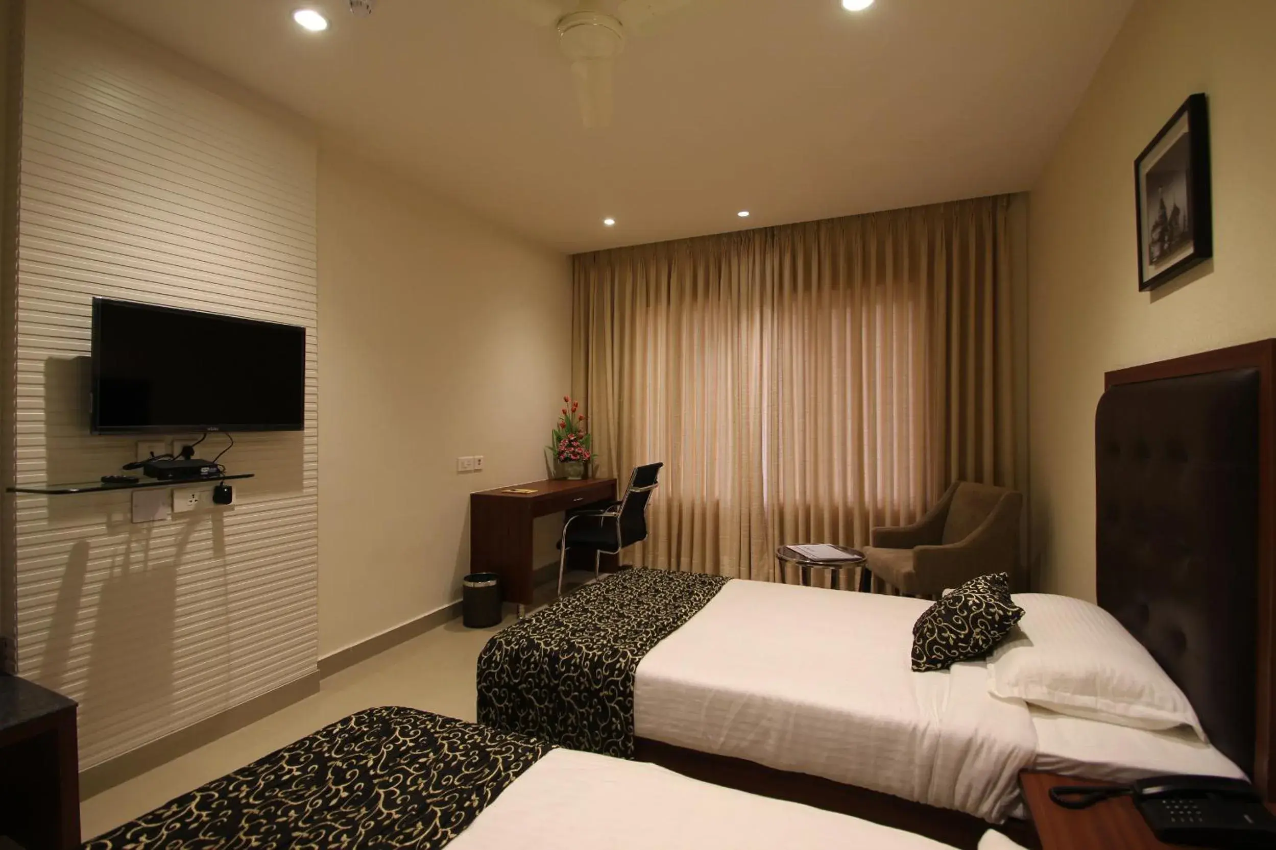 Standard Room - single occupancy in Hotel Hyderabad Grand Standard Room - single occupancy in Hotel Hyderabad Grand