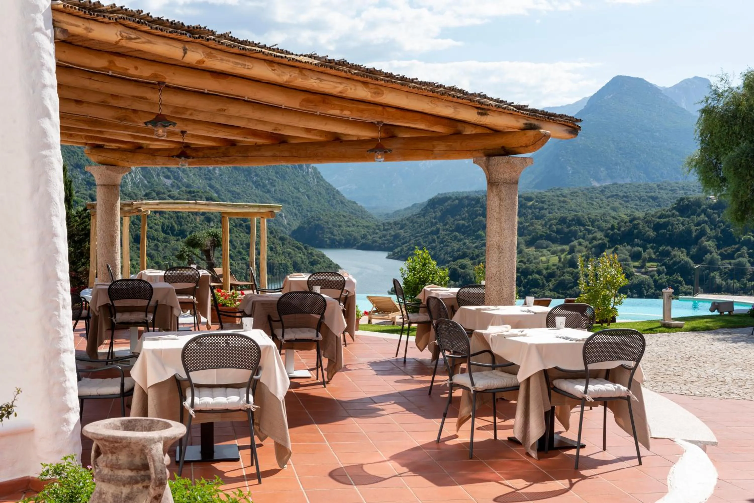 Restaurant/places to eat in Hotel Villa Cedrino