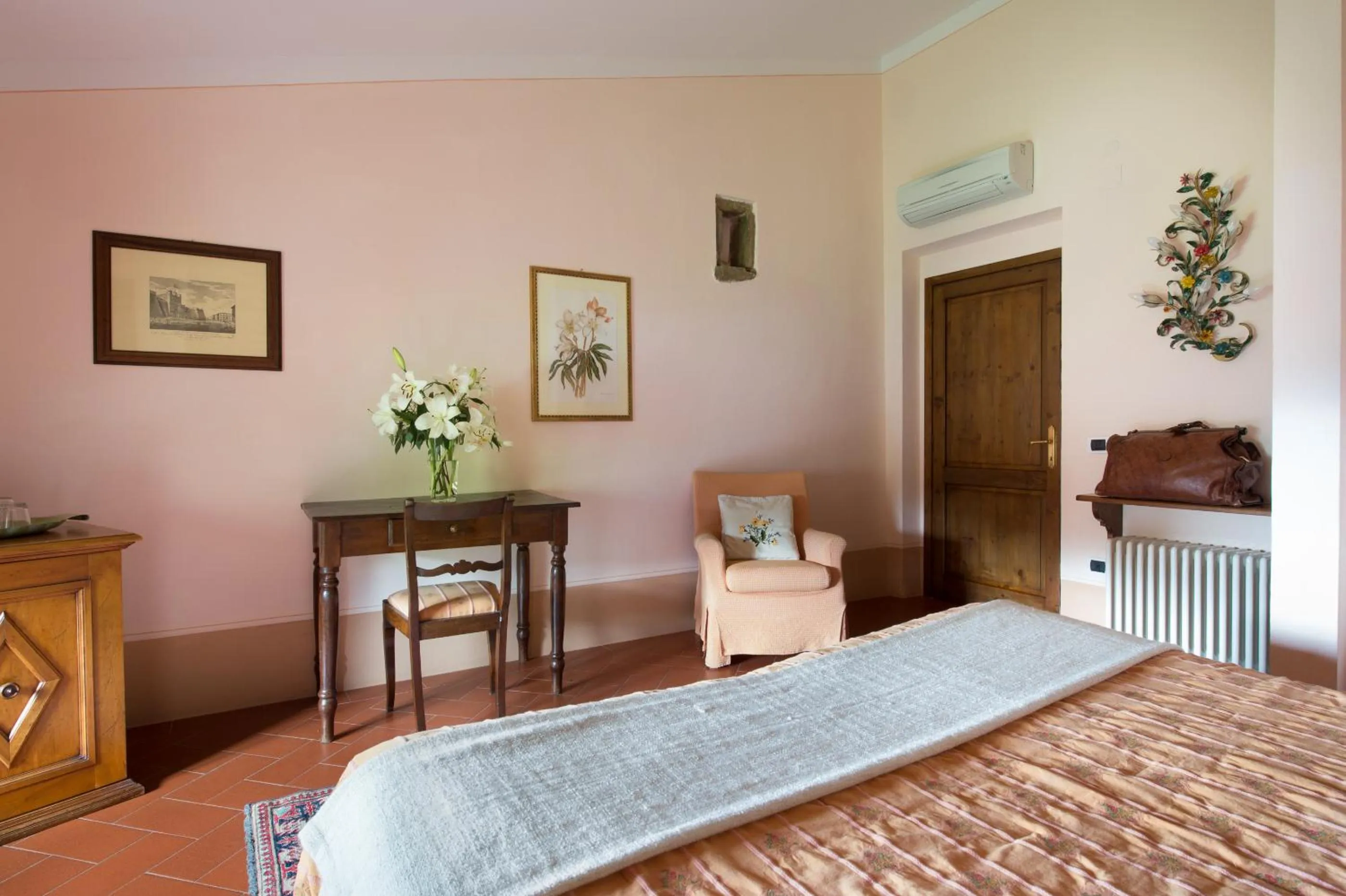 Photo of the whole room, Bed in Relais Villa Belpoggio - Residenza D'Epoca
