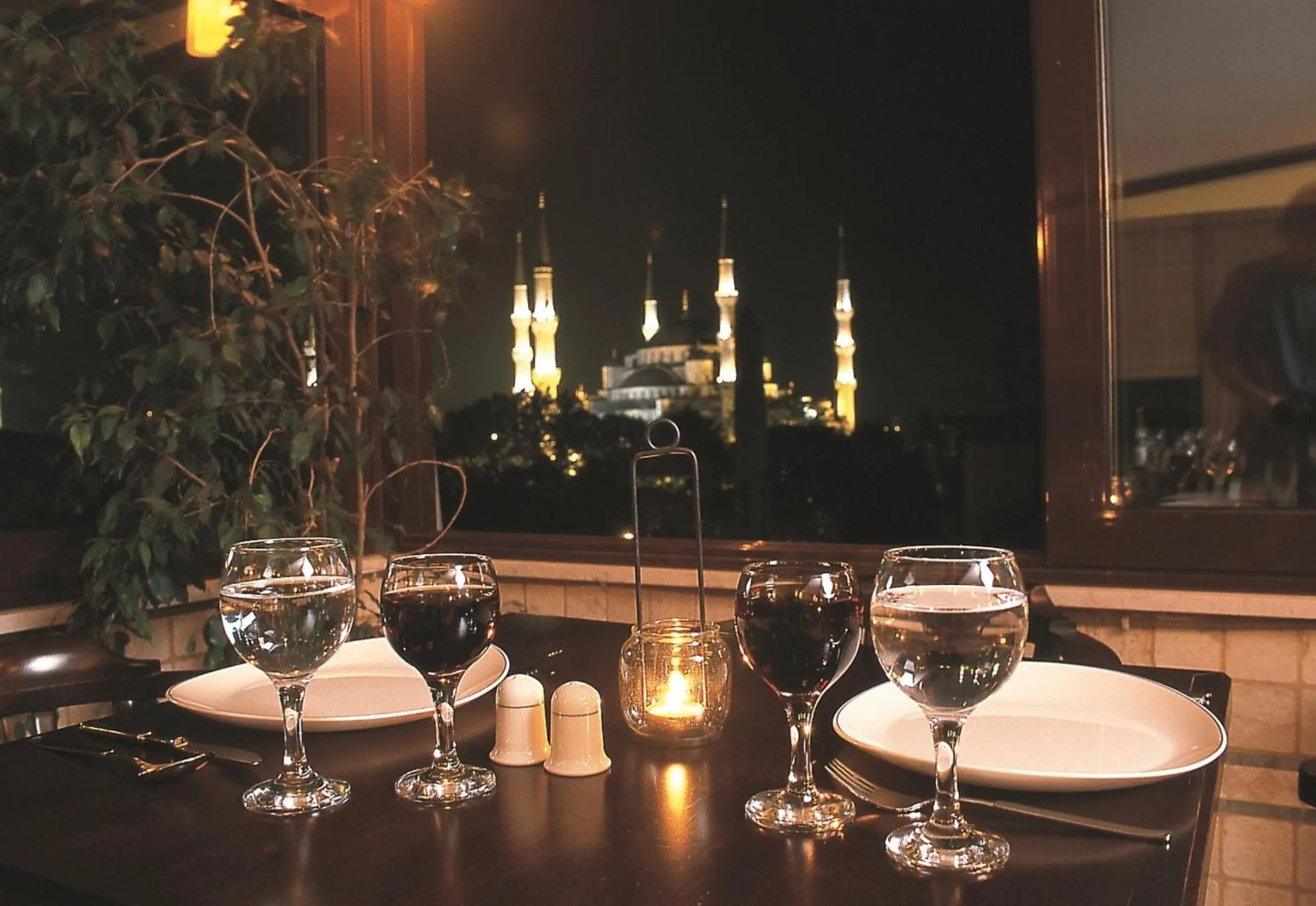 Restaurant/places to eat in Hotel Fehmi Bey - Special Category